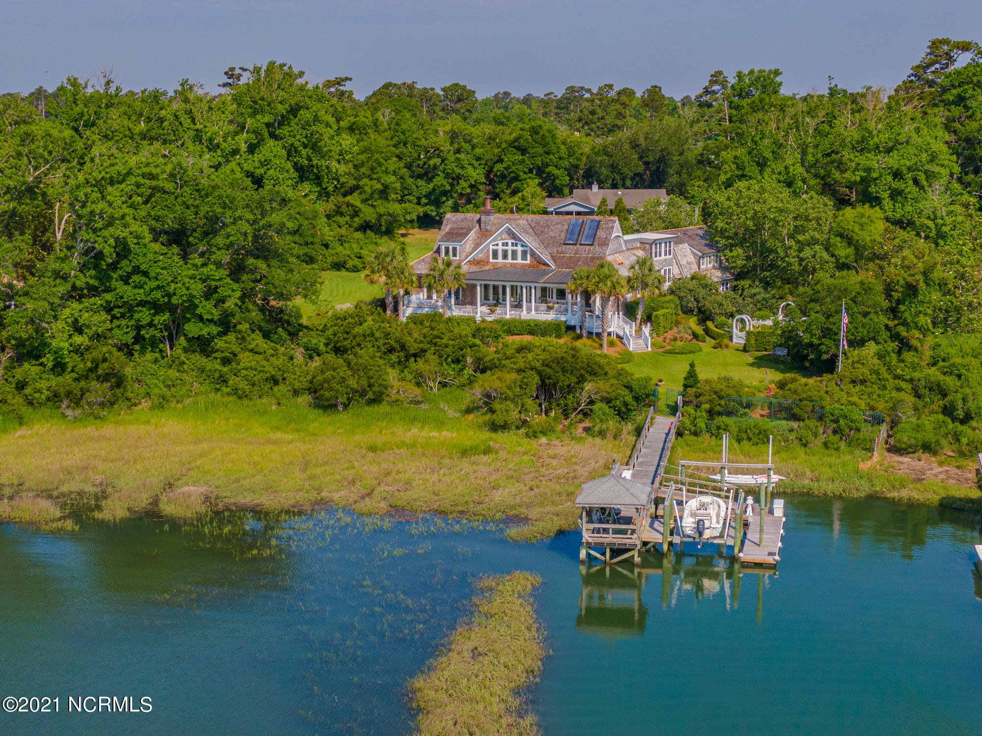 2307 Middle Sound Loop Road