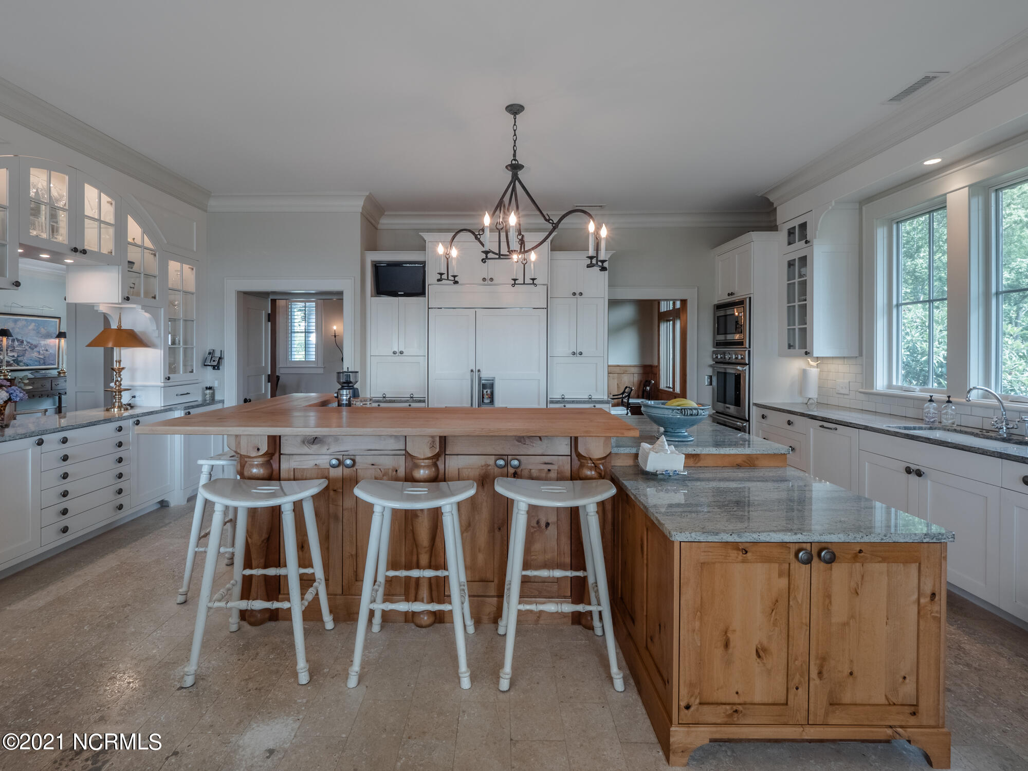 2307 Middle Sound Loop Road