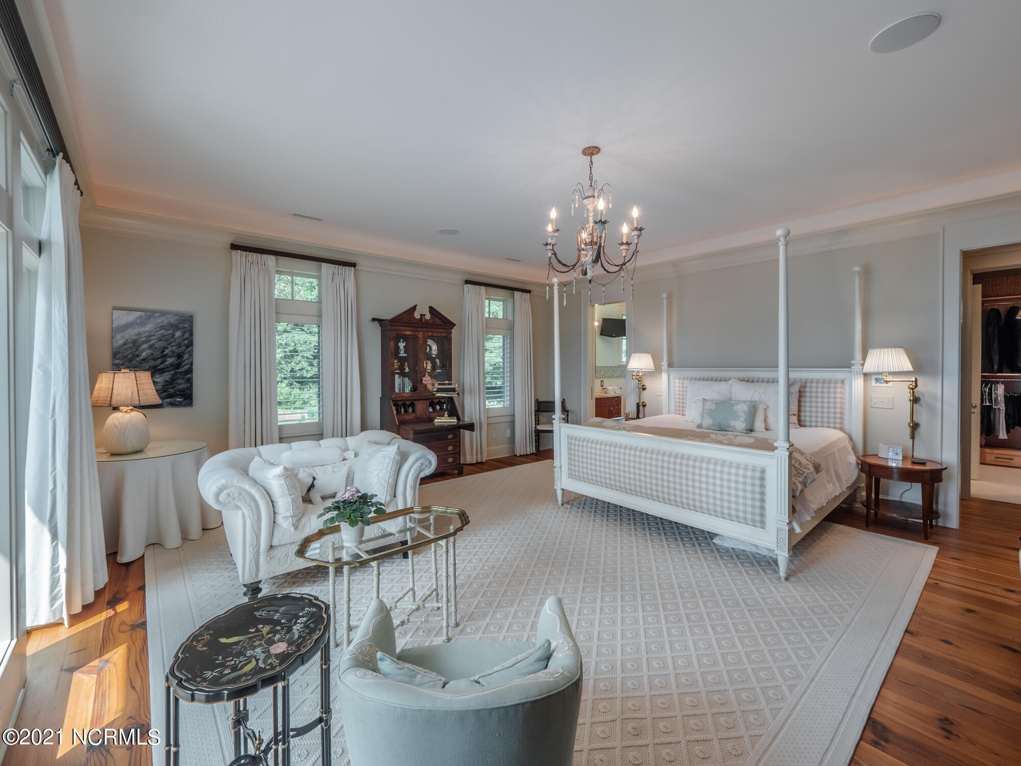 2307 Middle Sound Loop Road