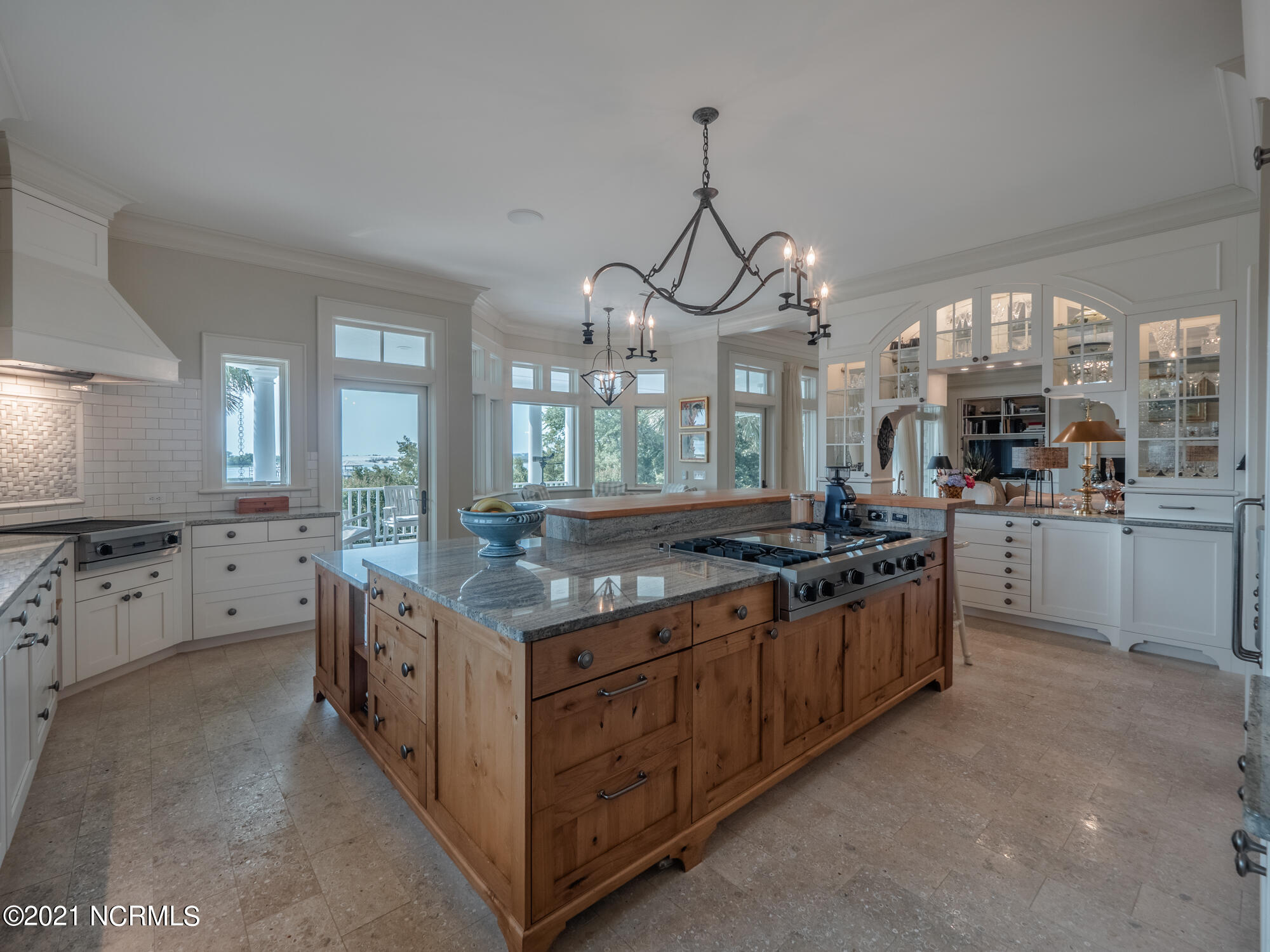 2307 Middle Sound Loop Road