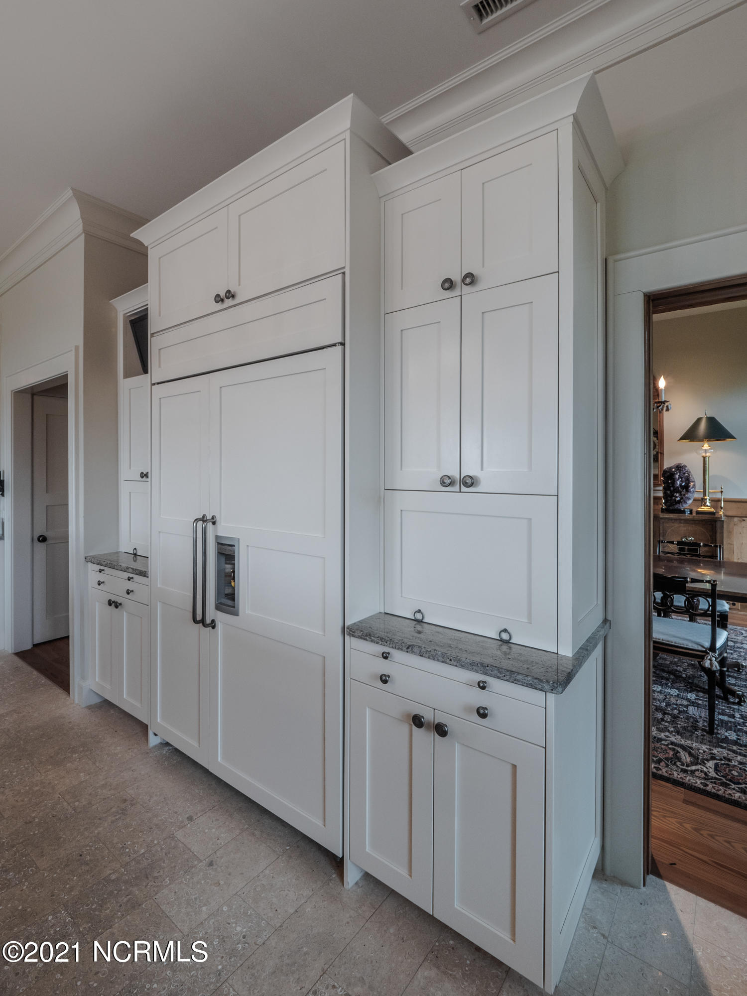 2307 Middle Sound Loop Road