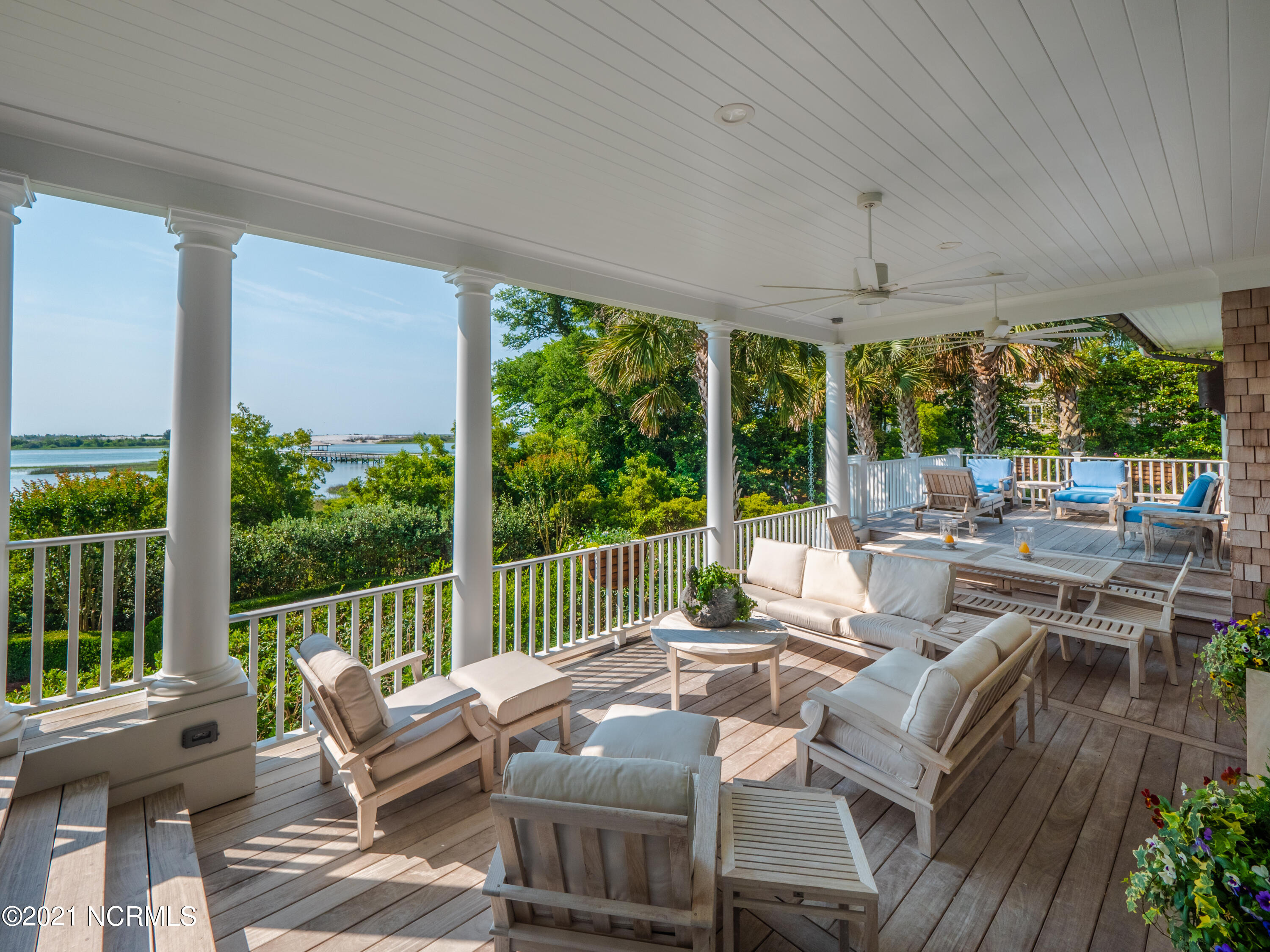 2307 Middle Sound Loop Road