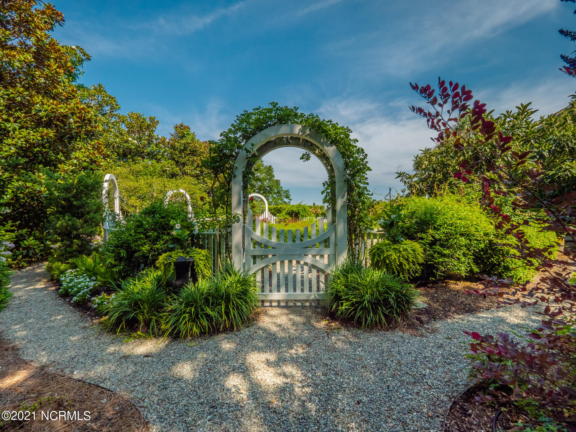 2307 Middle Sound Loop Road
