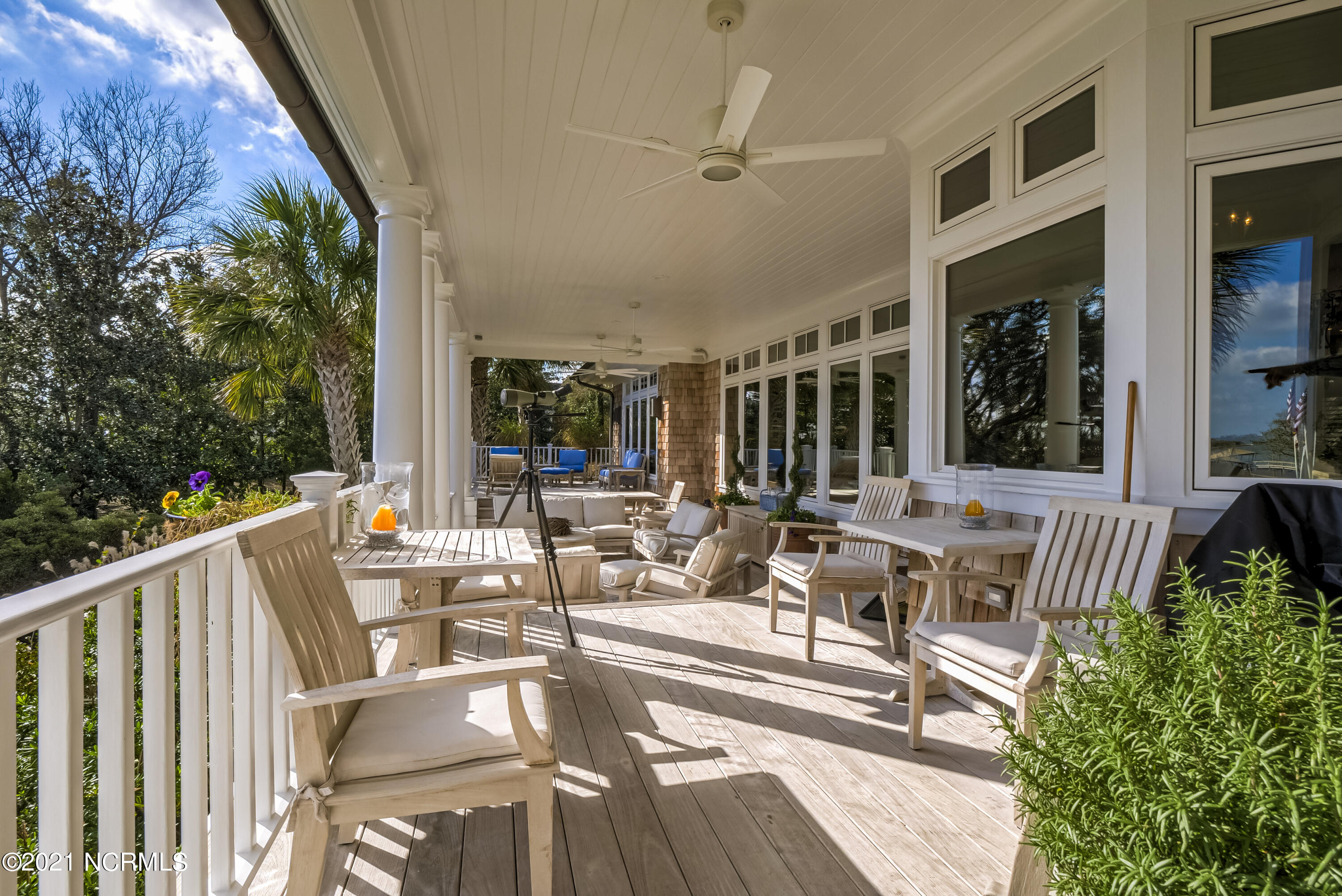 2307 Middle Sound Loop Road