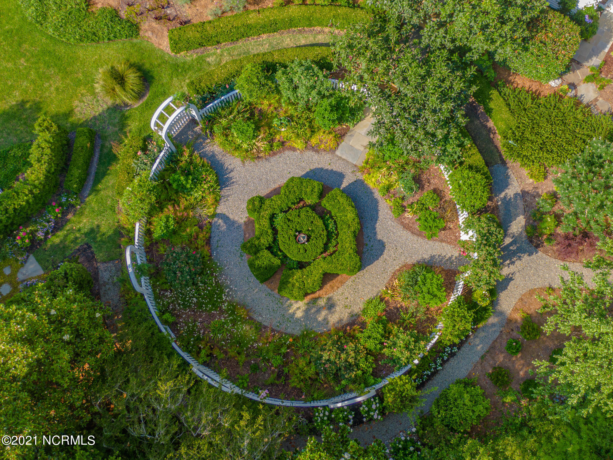 2307 Middle Sound Loop Road