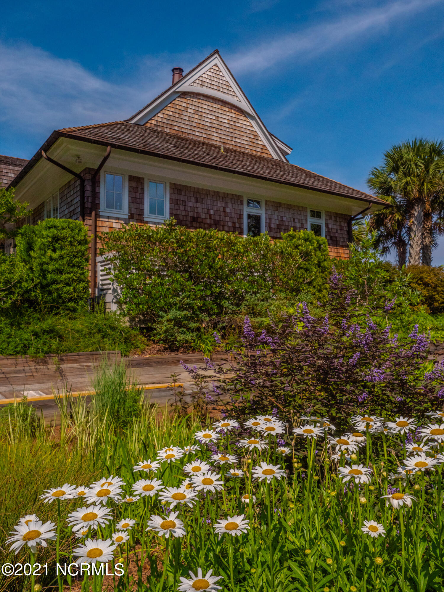 2307 Middle Sound Loop Road