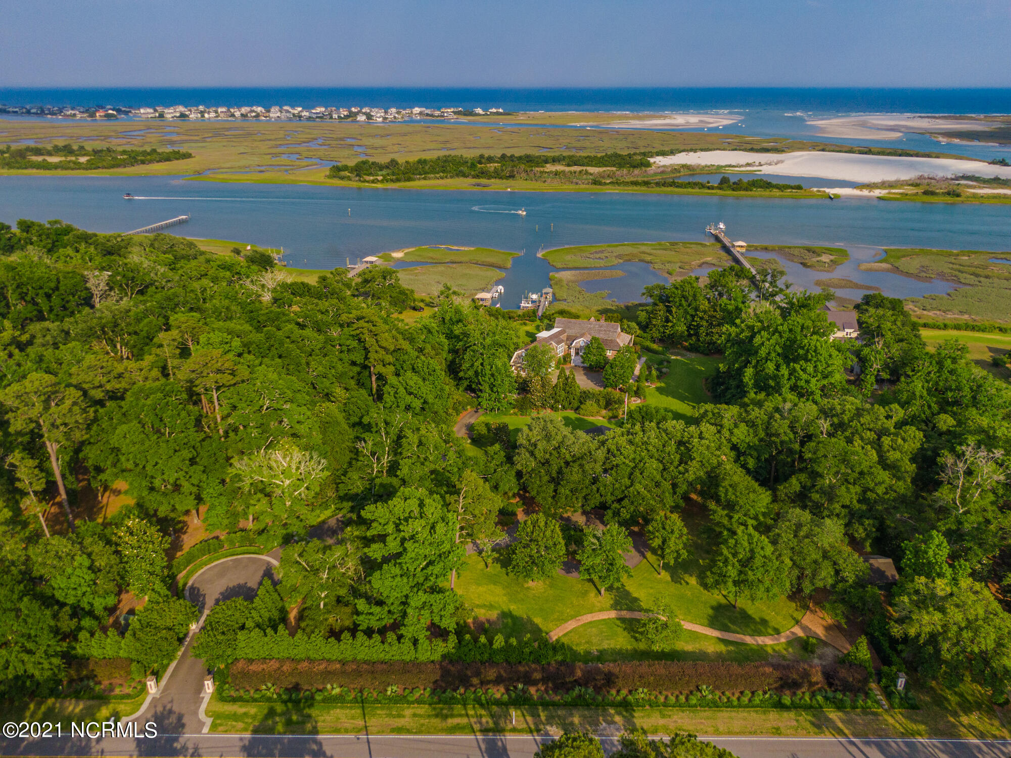 2307 Middle Sound Loop Road