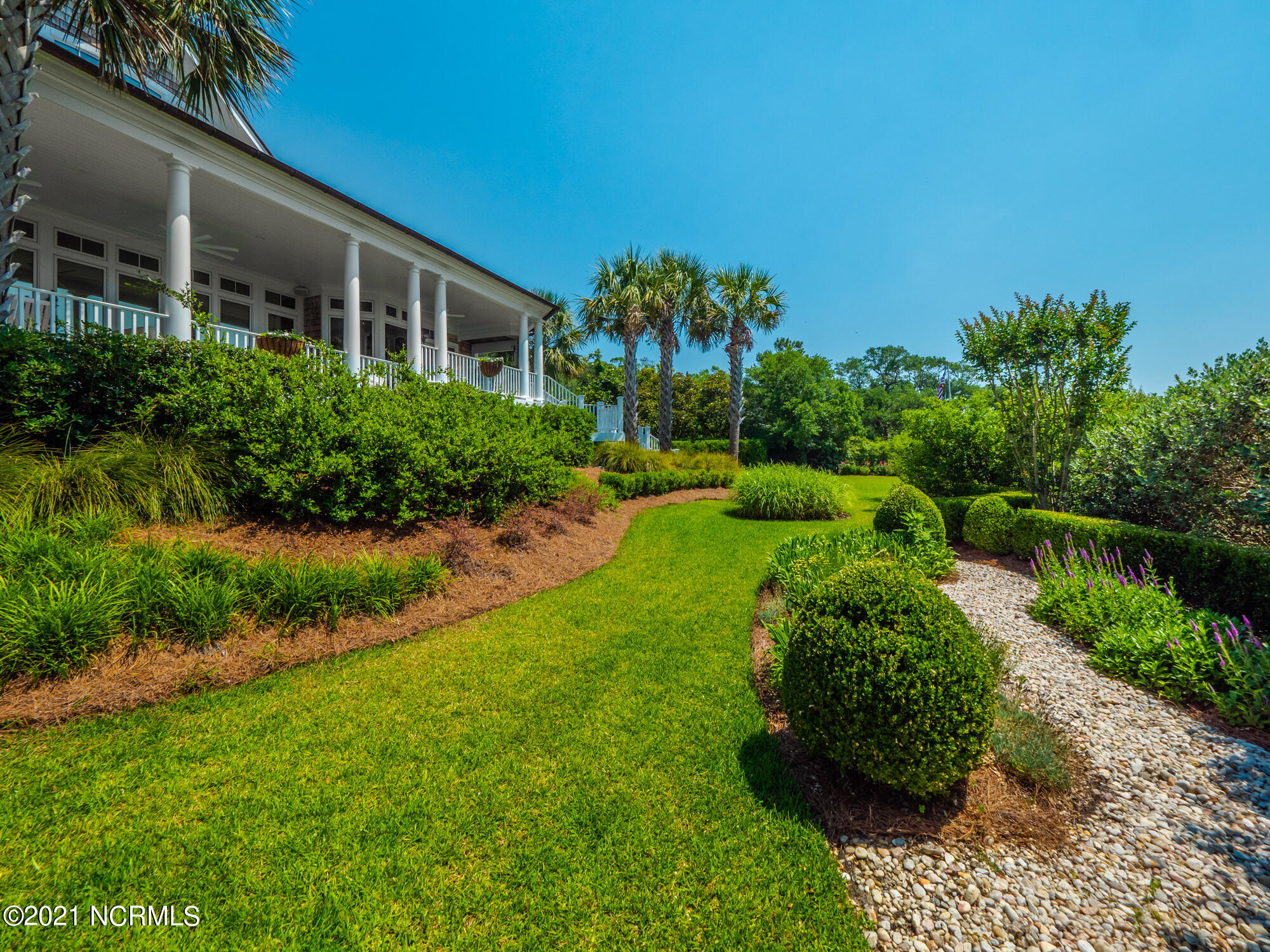 2307 Middle Sound Loop Road