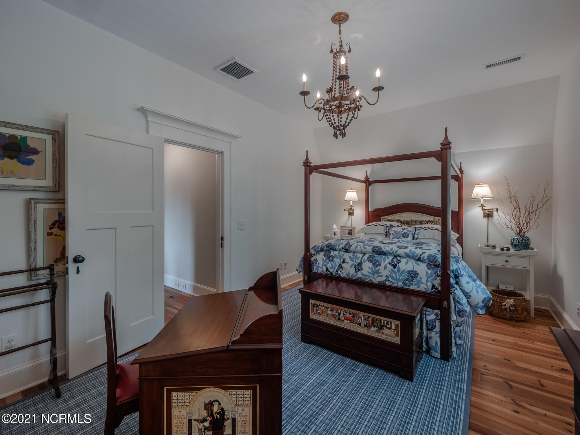 2307 Middle Sound Loop Road