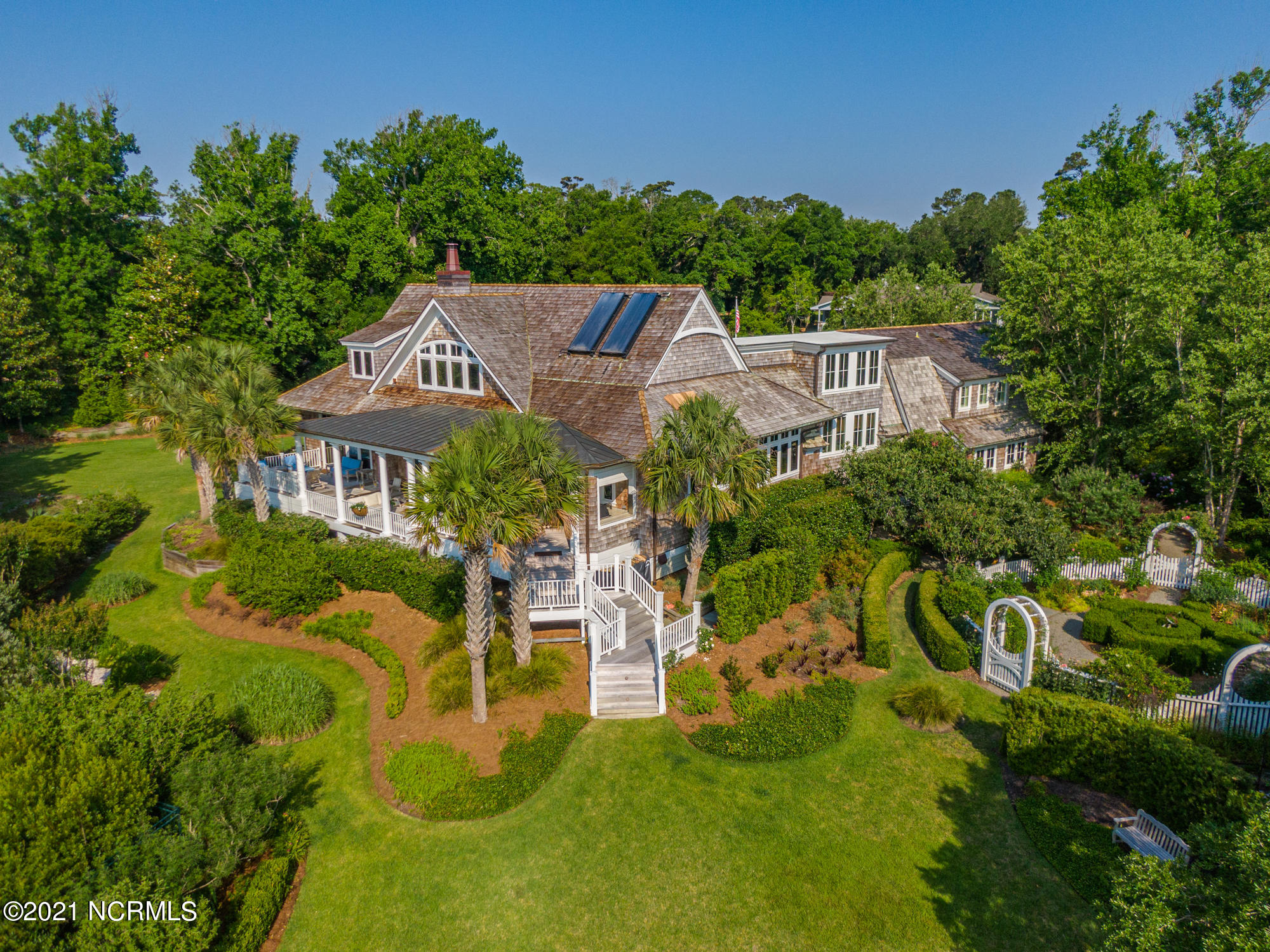 2307 Middle Sound Loop Road