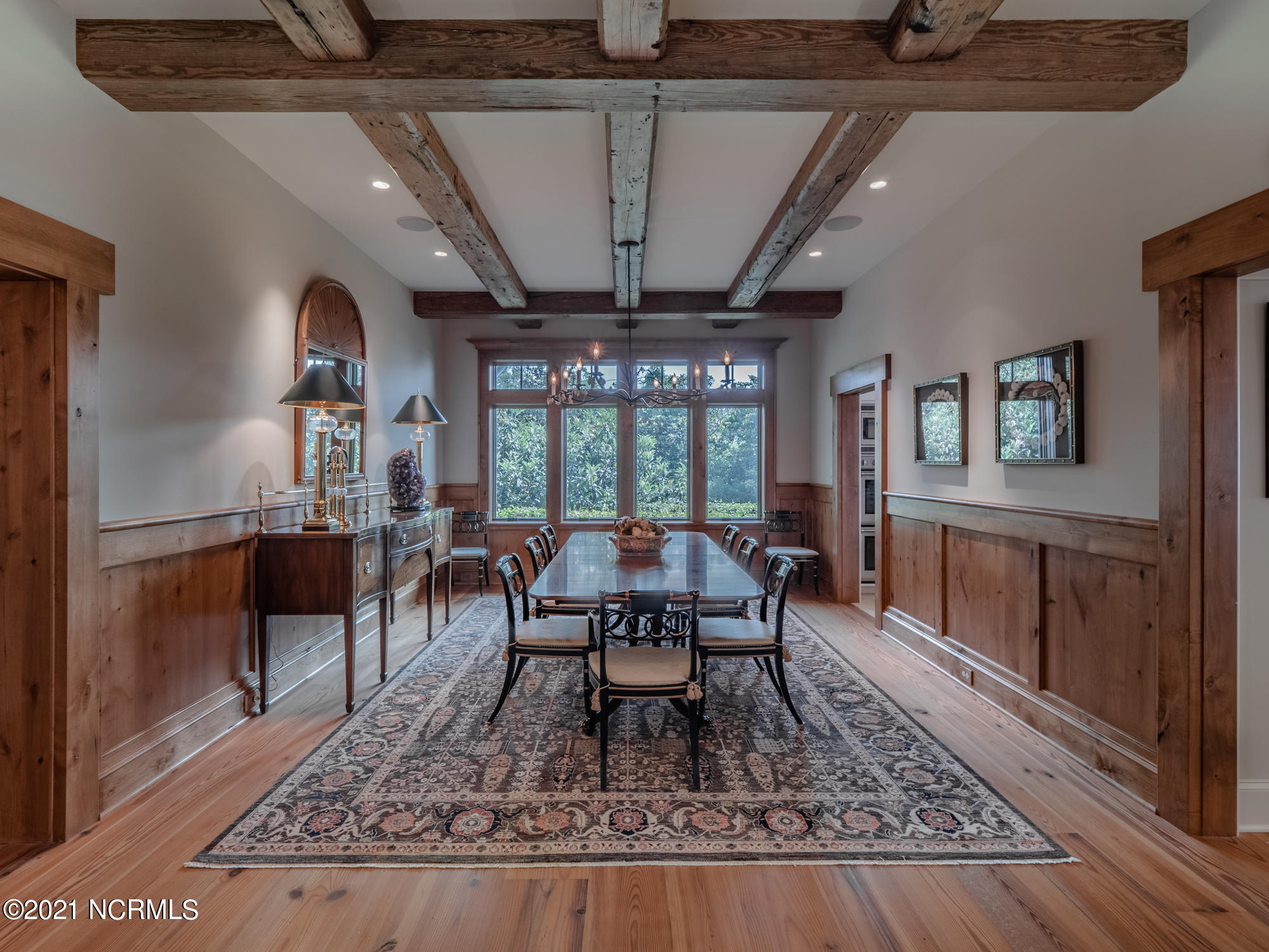 2307 Middle Sound Loop Road