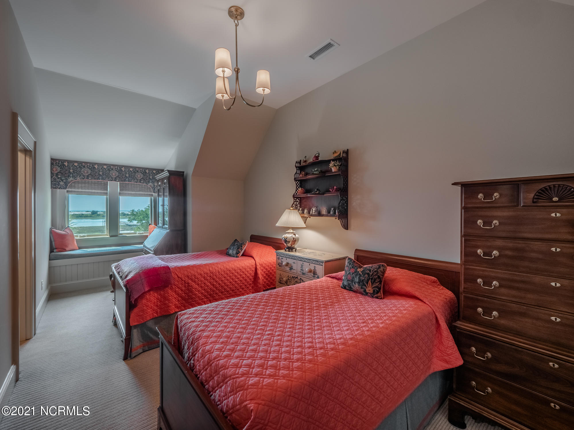 2307 Middle Sound Loop Road
