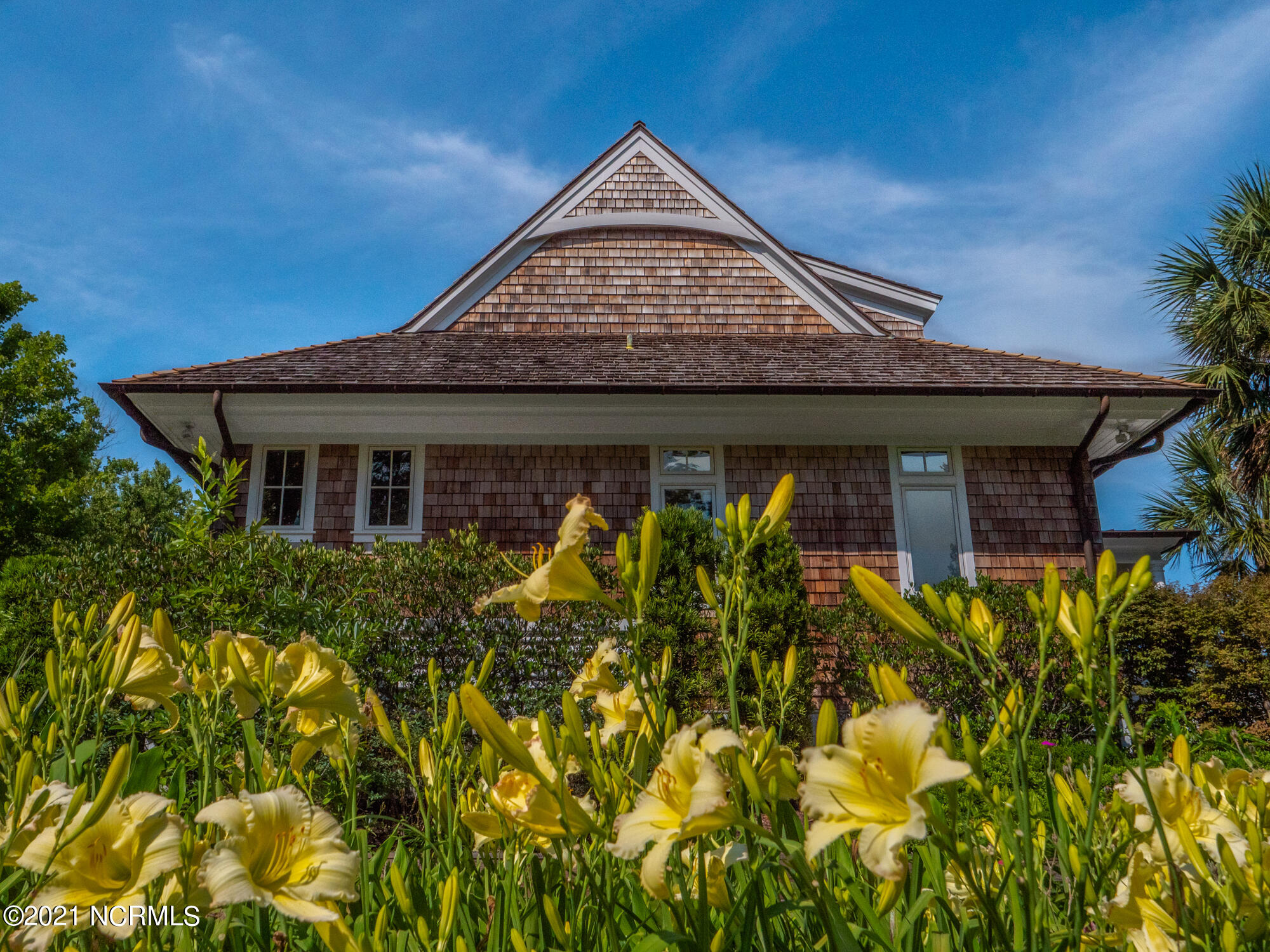2307 Middle Sound Loop Road