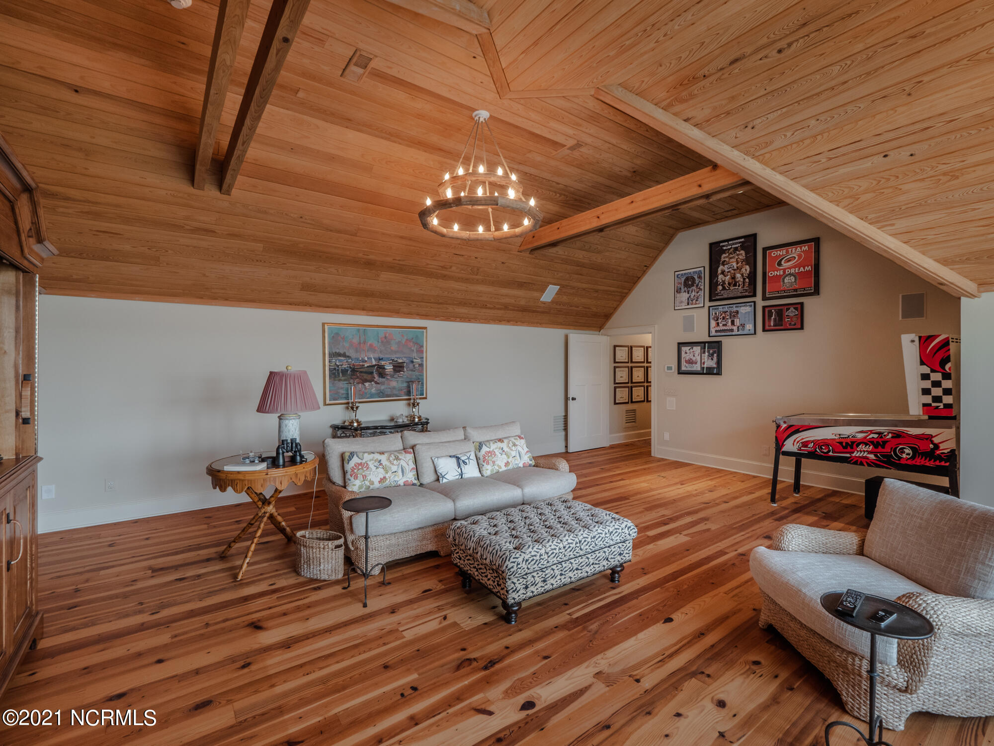 2307 Middle Sound Loop Road