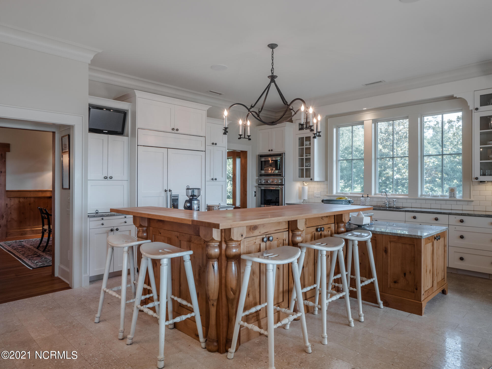 2307 Middle Sound Loop Road