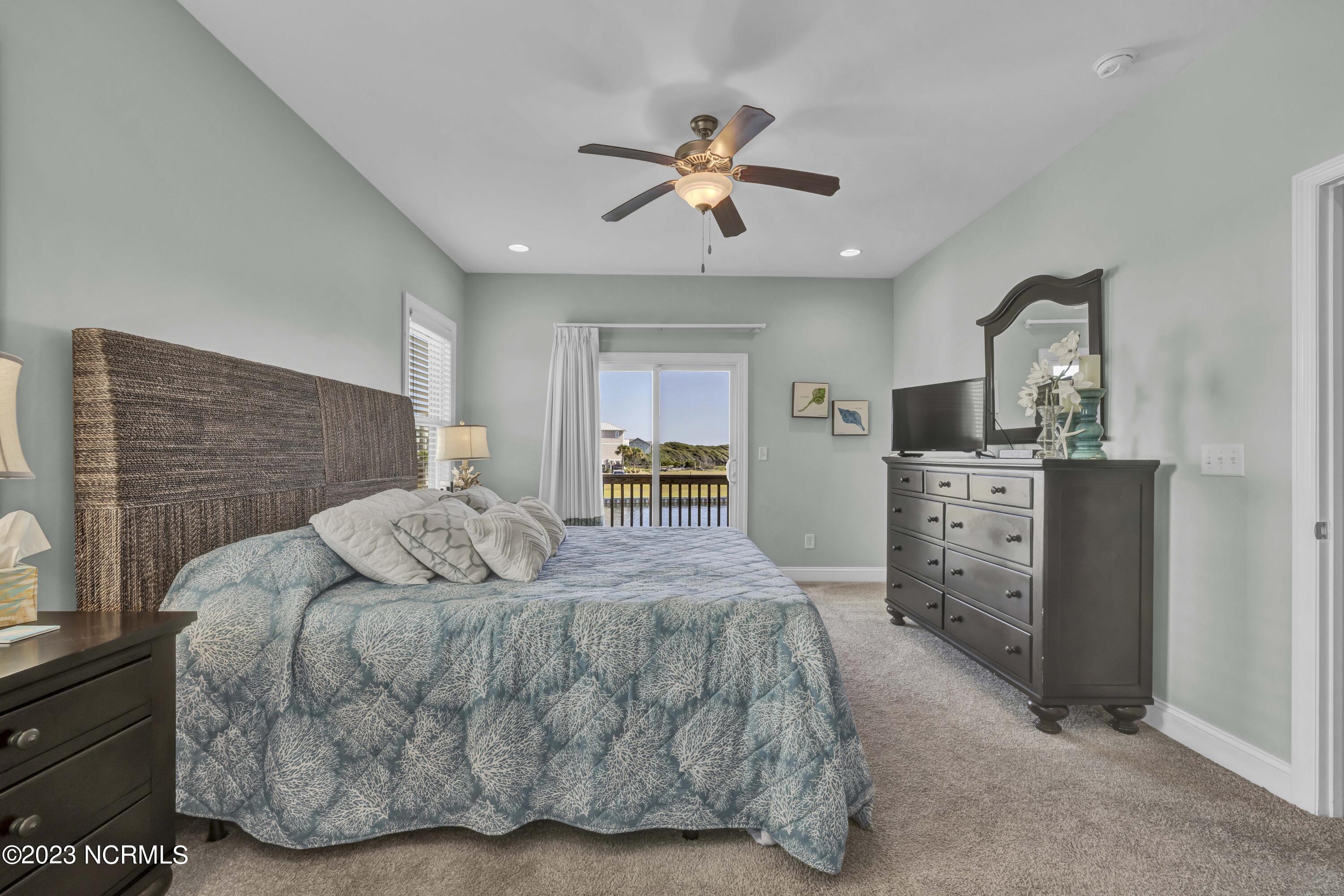 930 Observation Lane