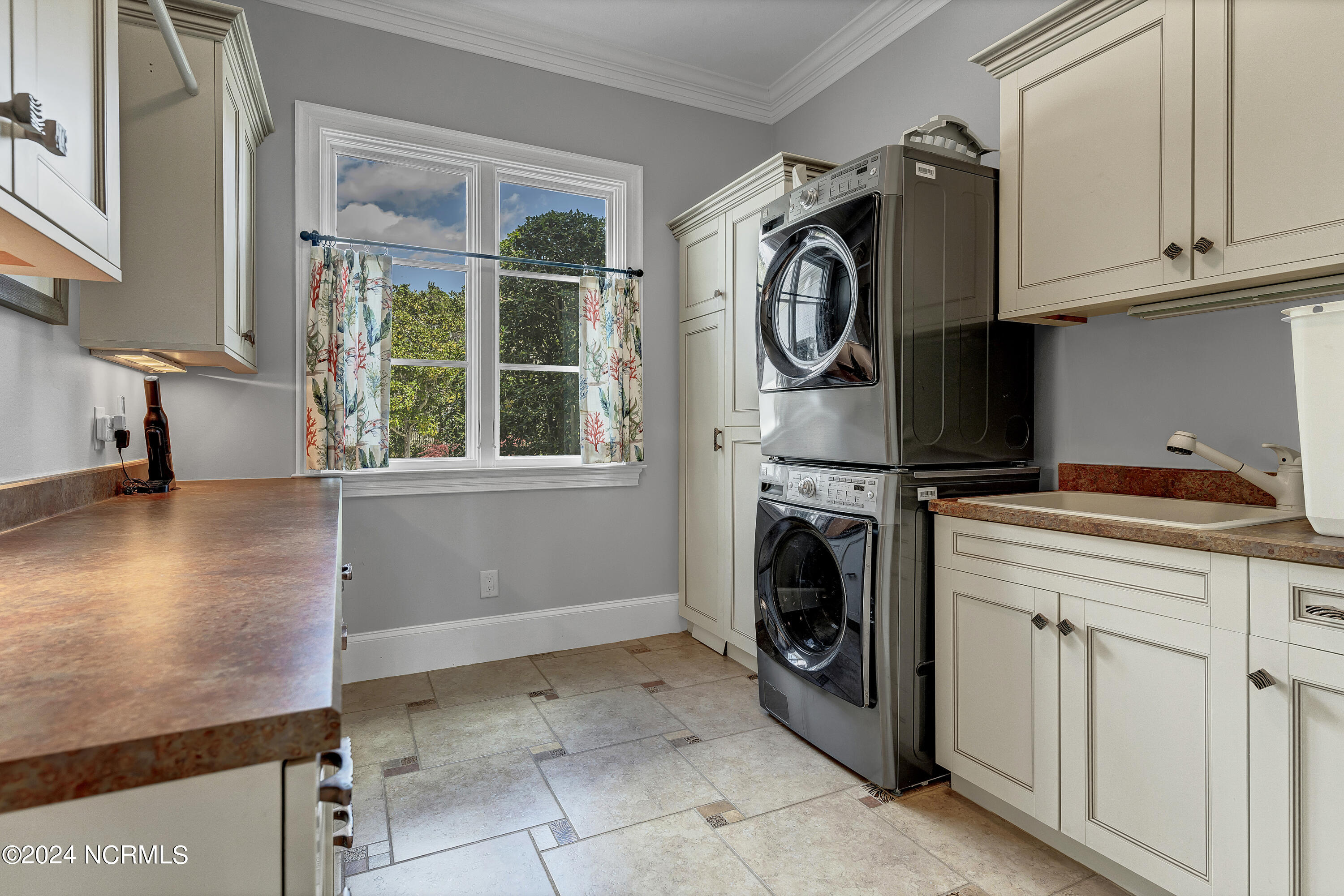 1108 Shelter Cove Place