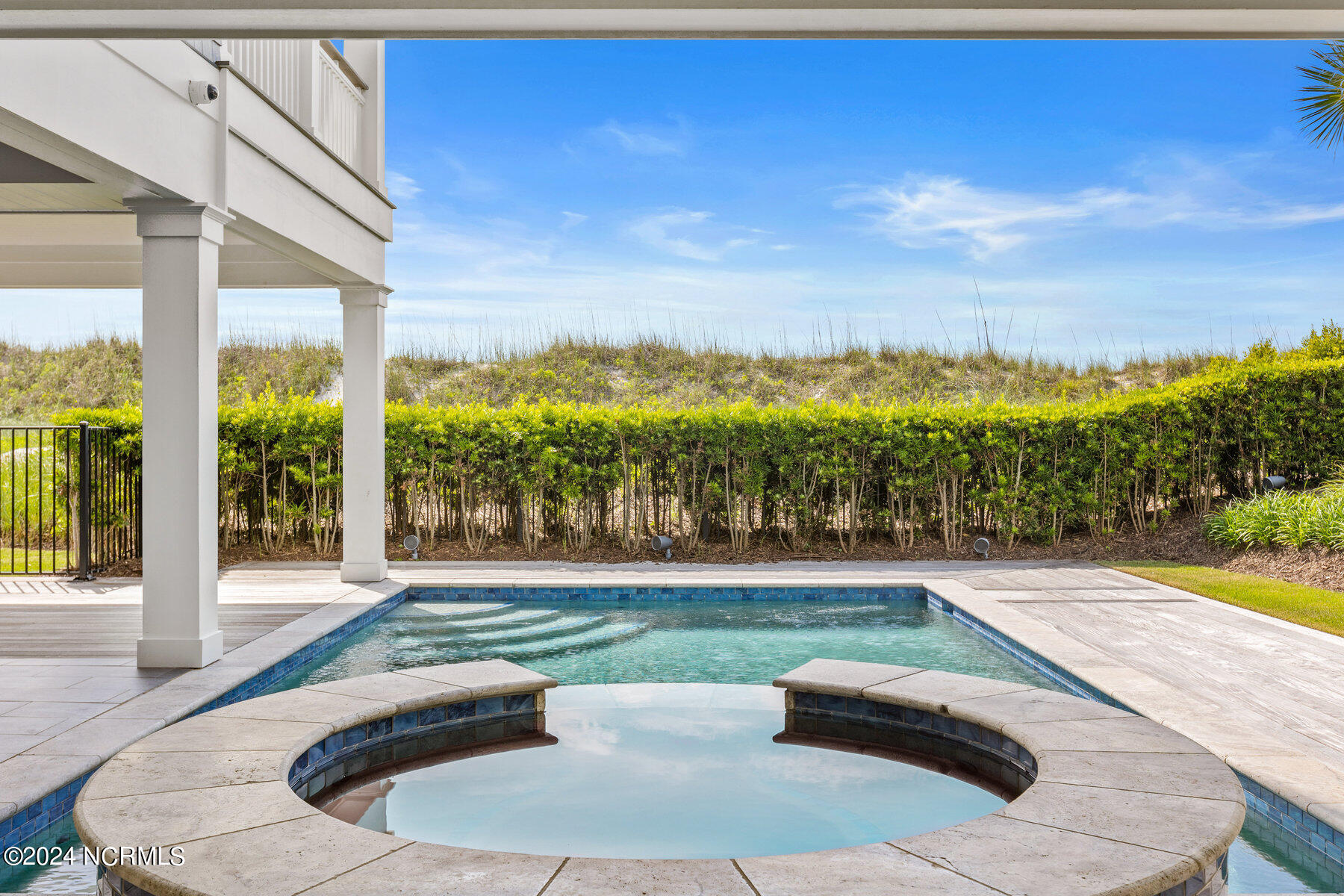102 Beach Road S