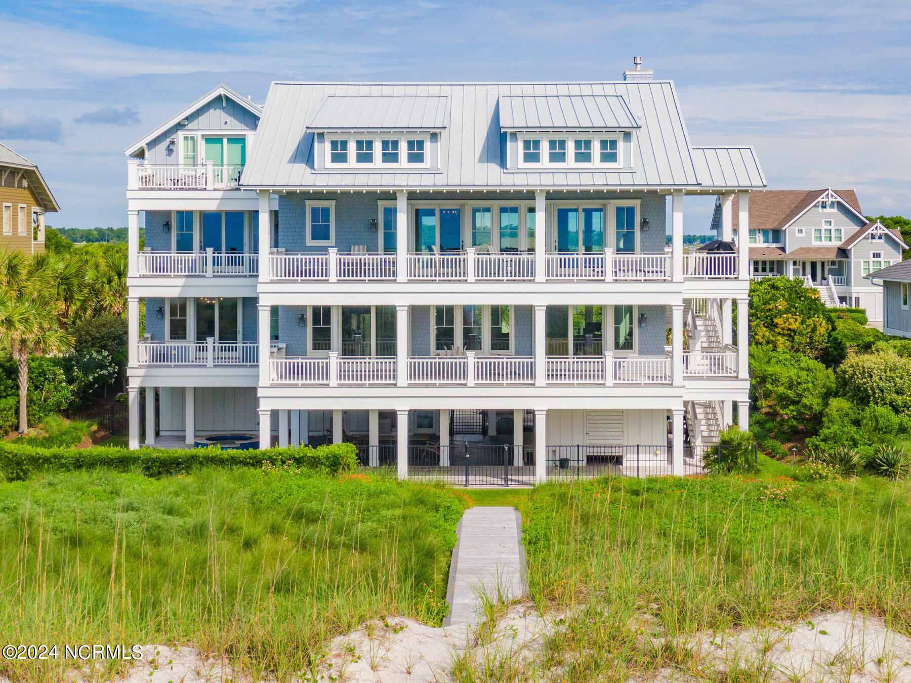 102 Beach Road S