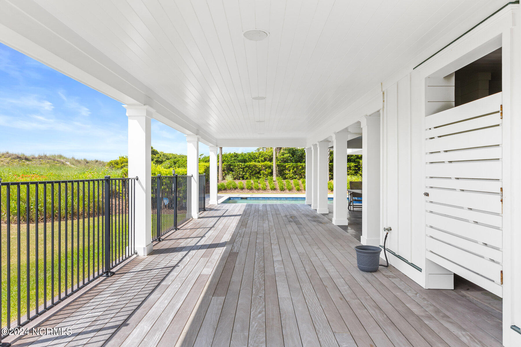102 Beach Road S