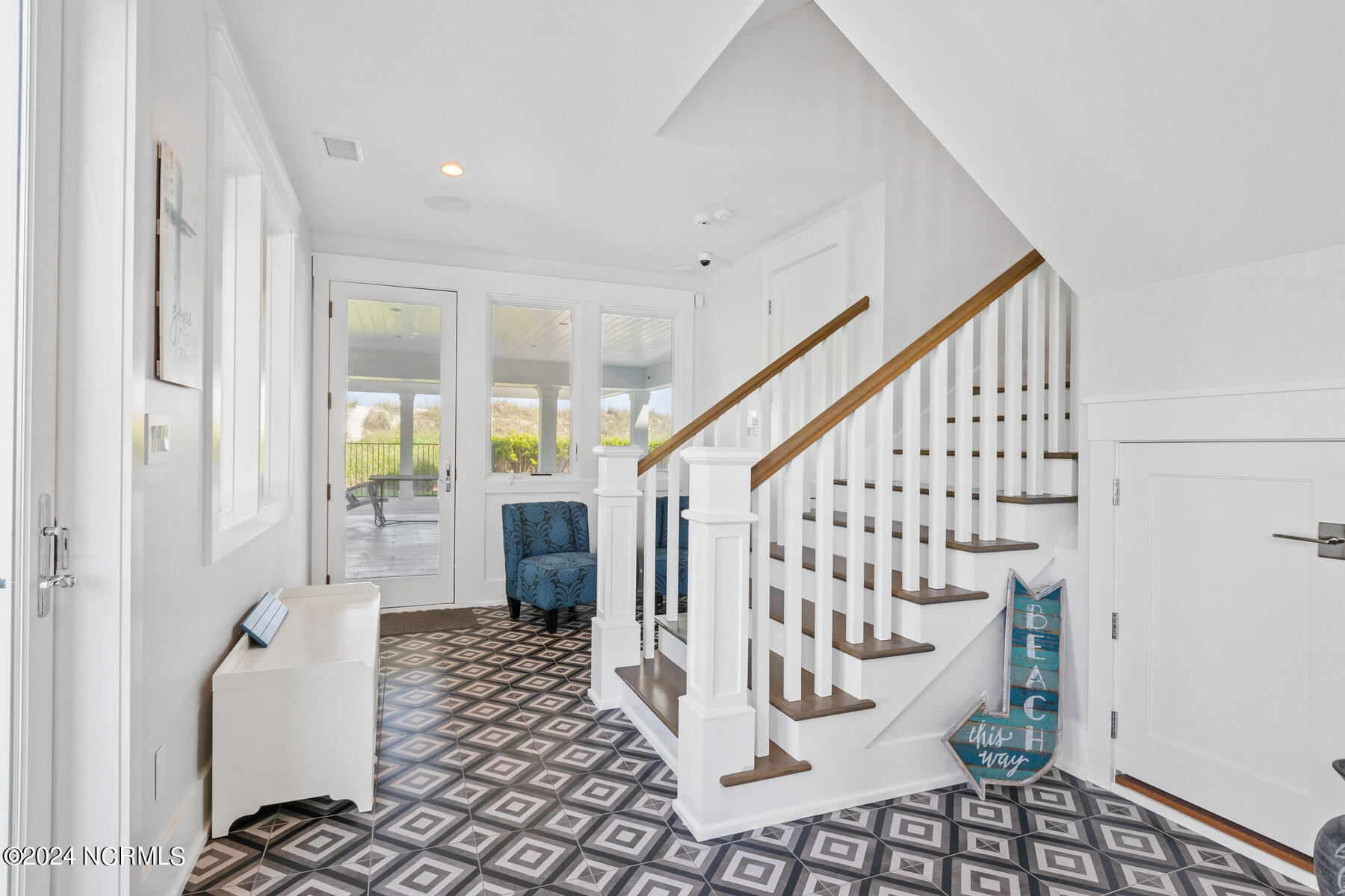 102 Beach Road S