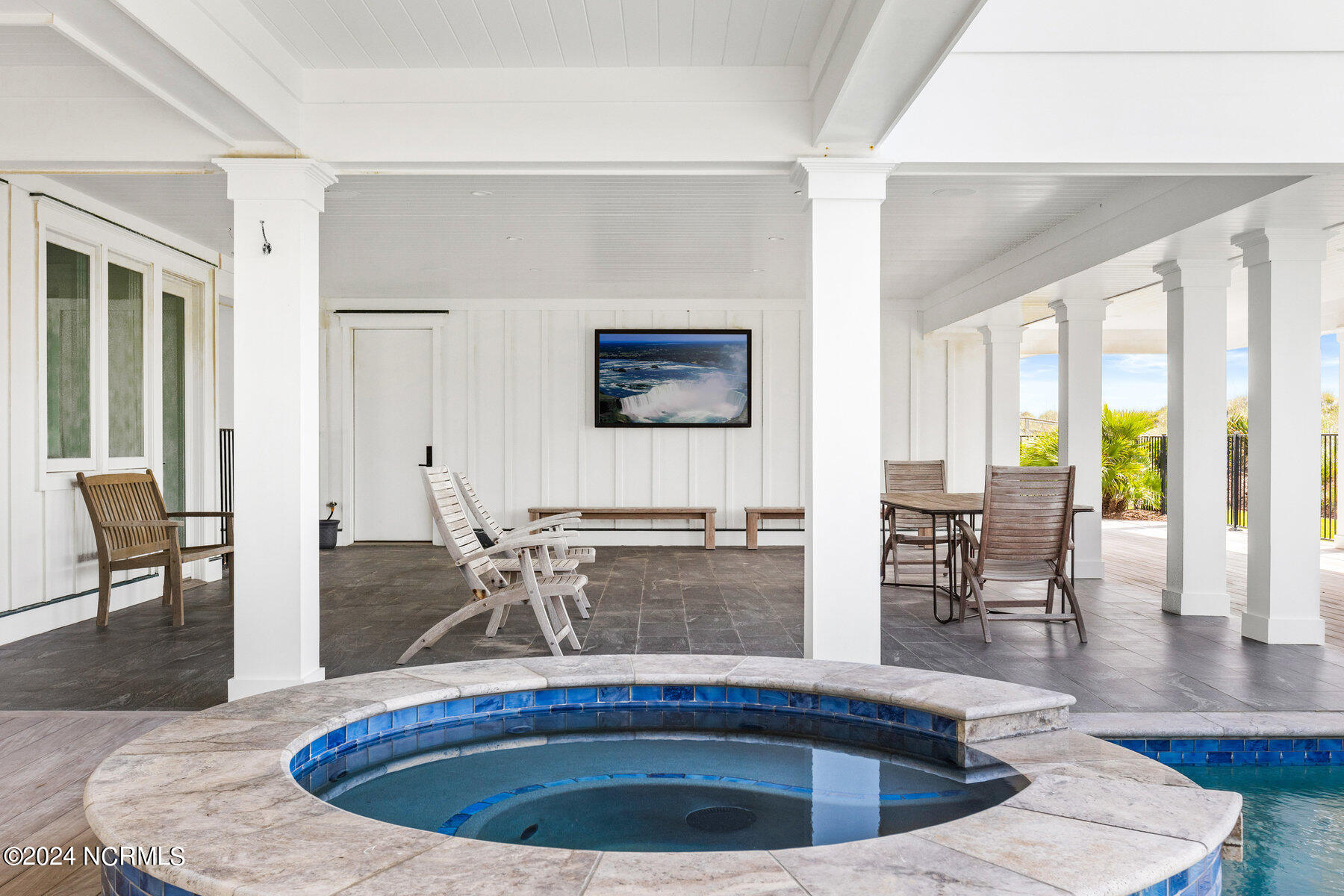 102 Beach Road S