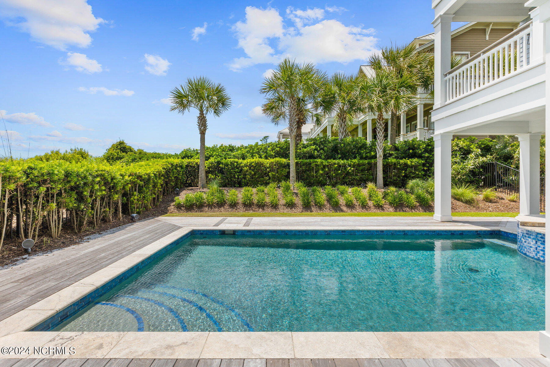 102 Beach Road S