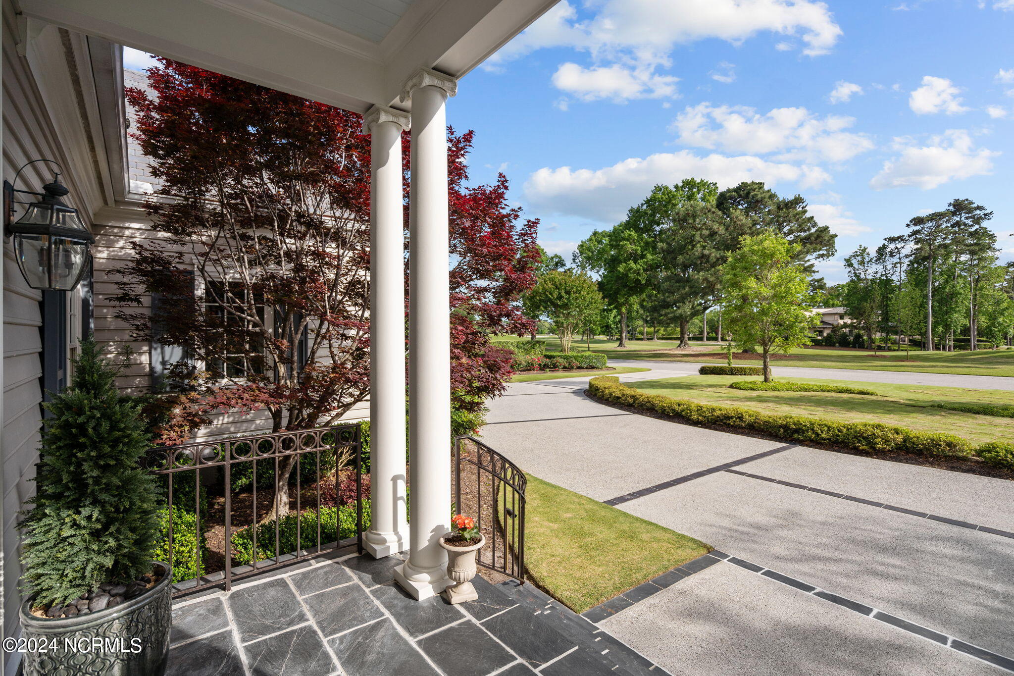 609 Dundee Drive