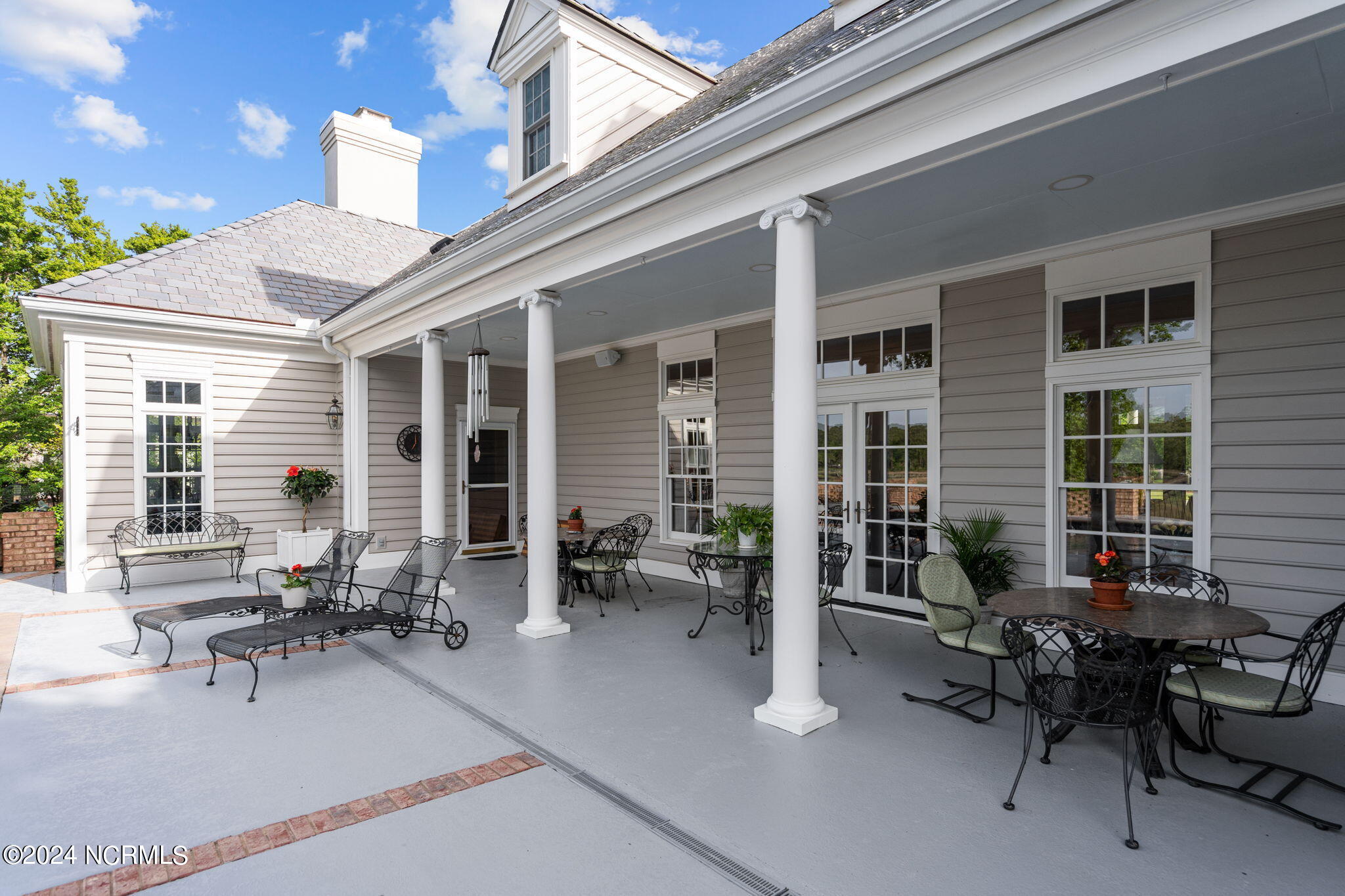 609 Dundee Drive