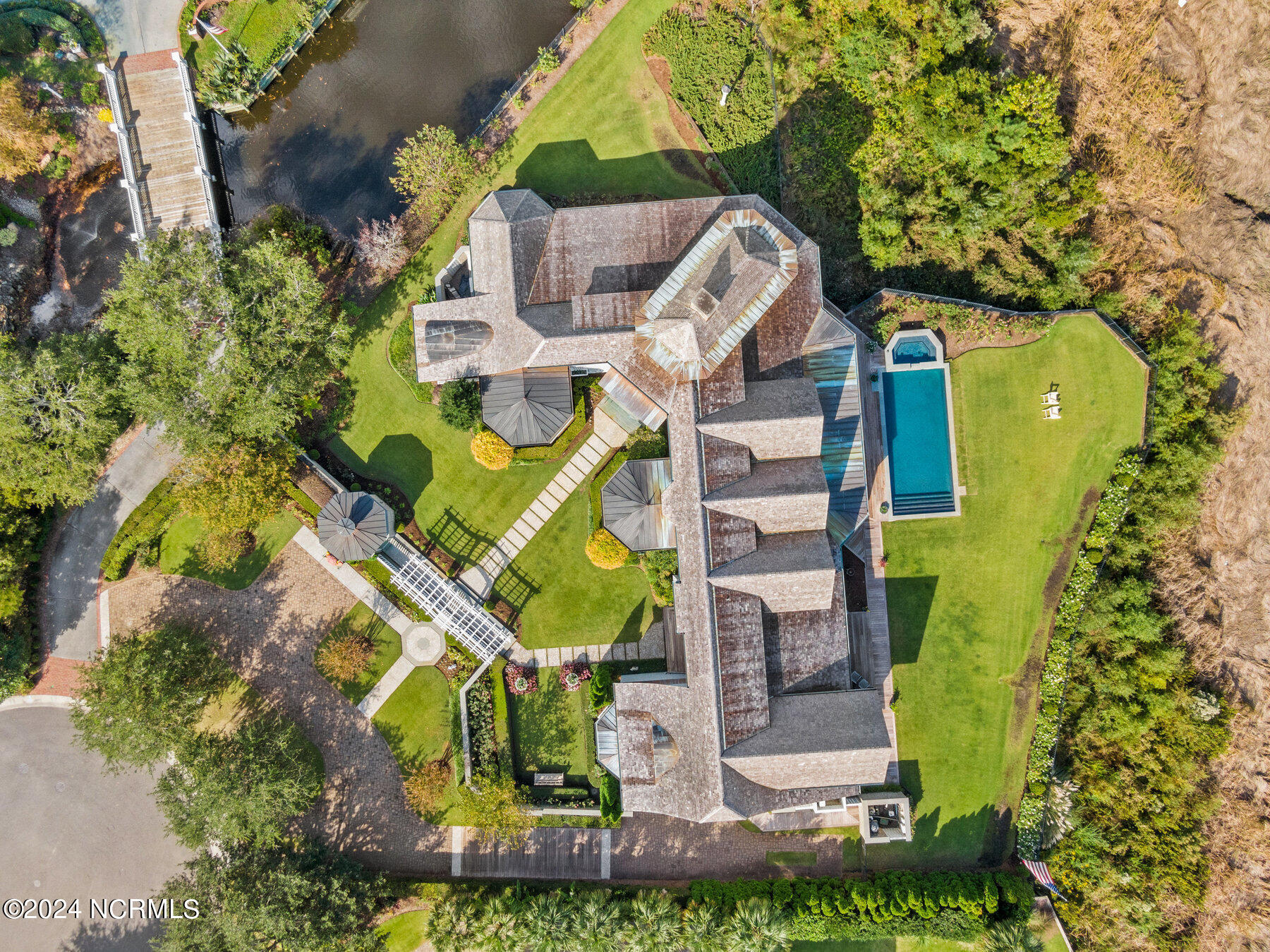 1000 Turnberry Place