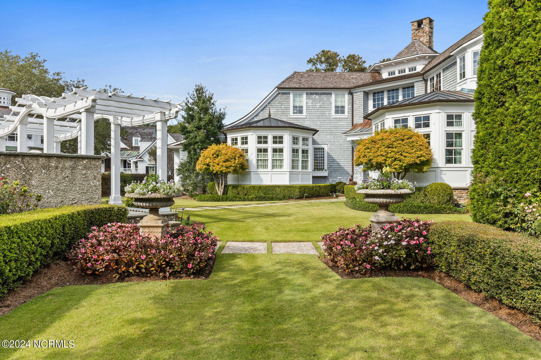 1000 Turnberry Place