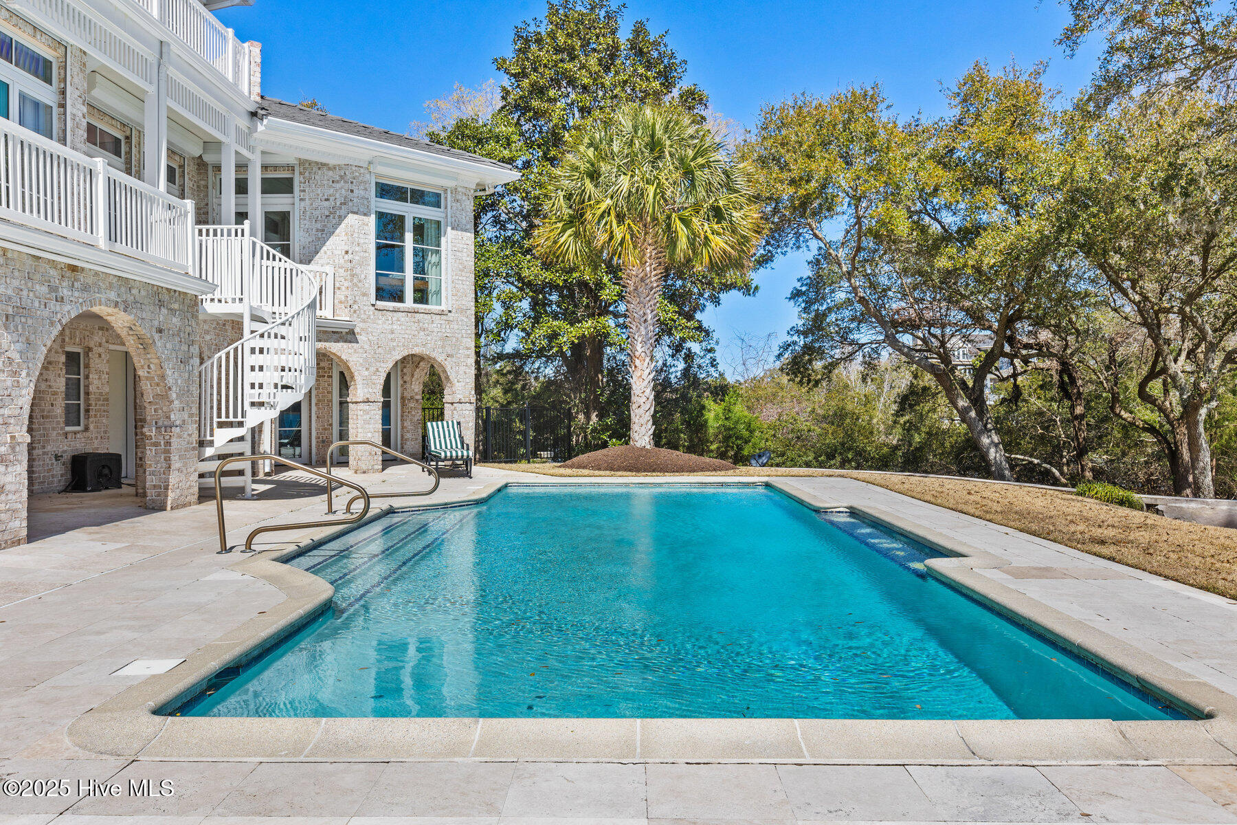 1200 Great Oaks Drive