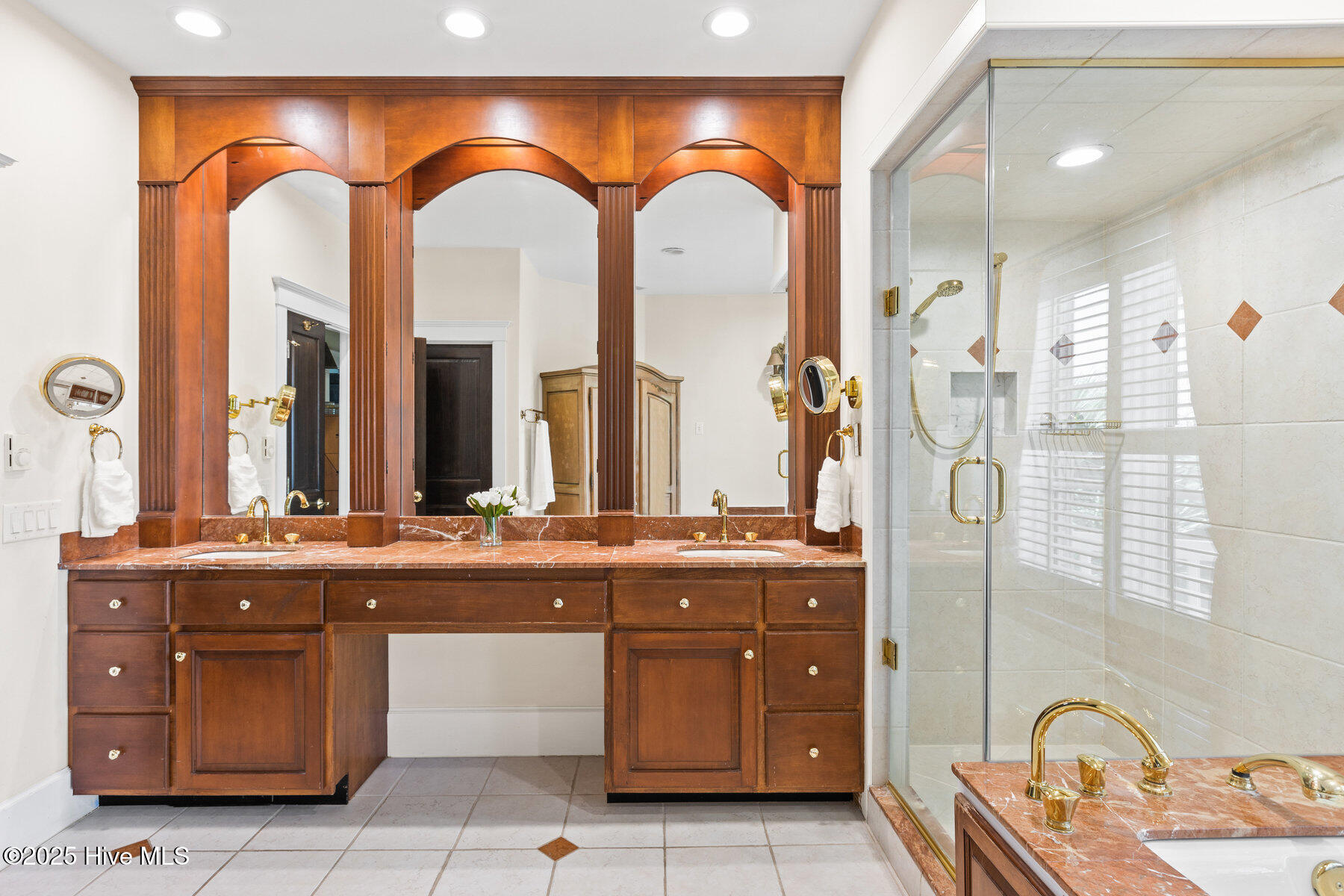 1200 Great Oaks Drive