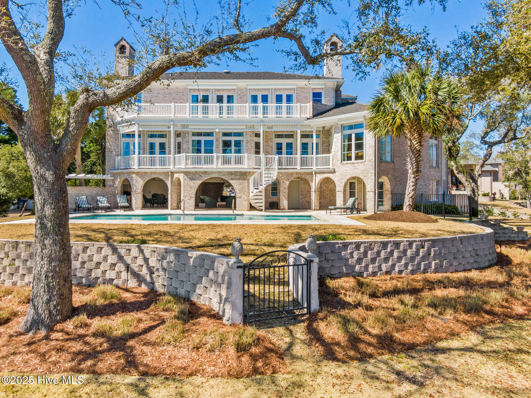1200 Great Oaks Drive
