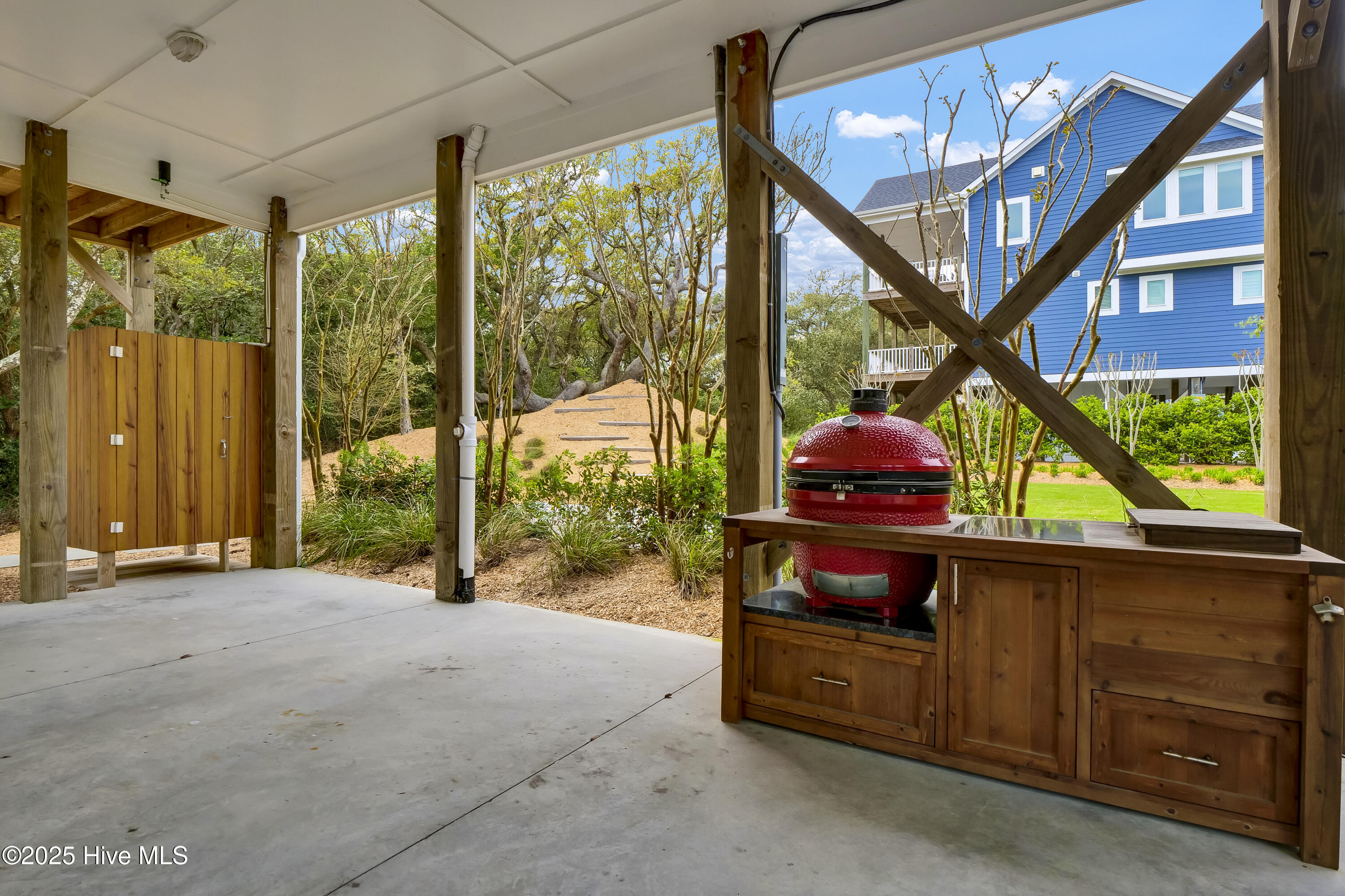 105 White Hills Lane