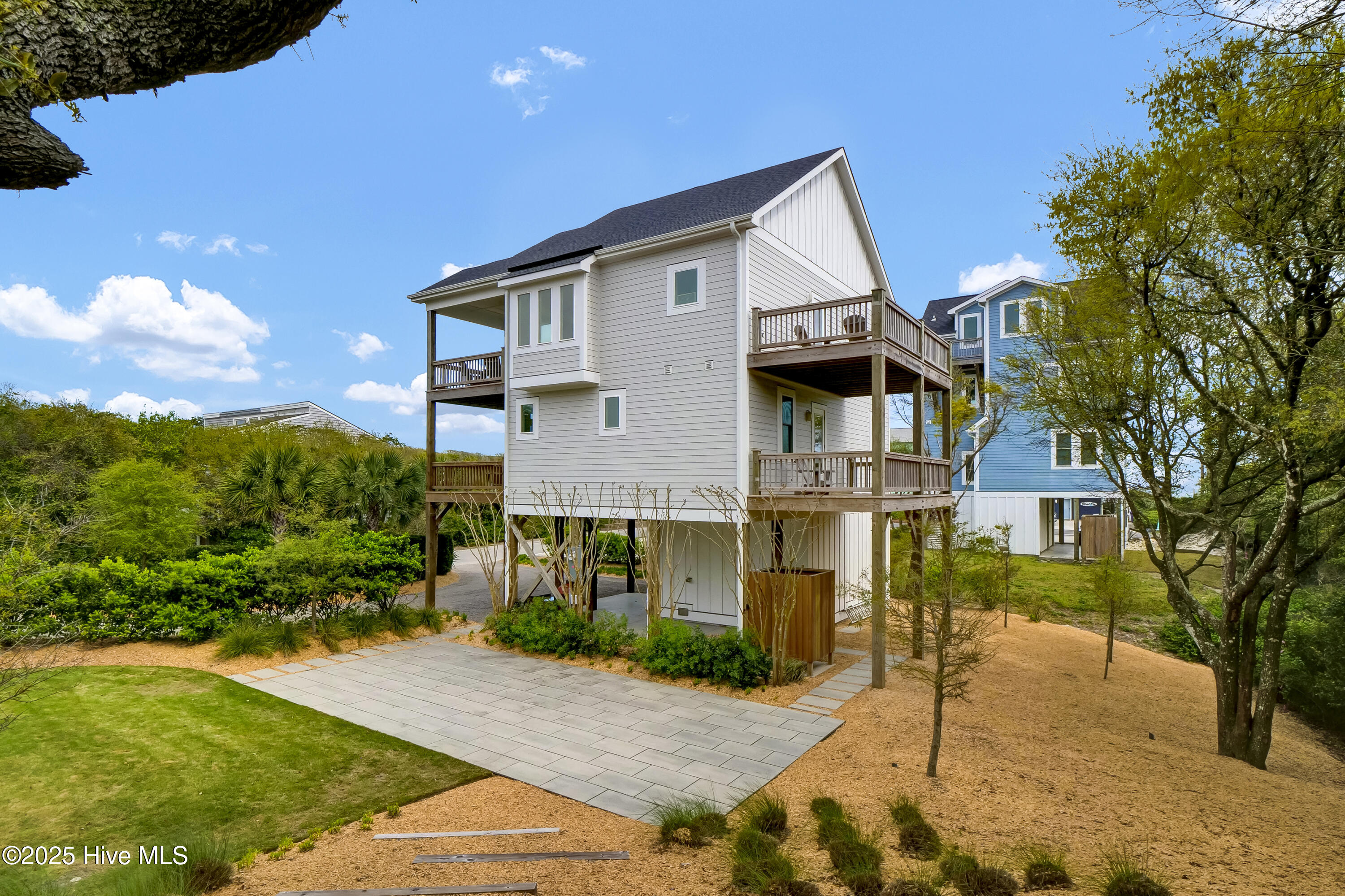 105 White Hills Lane