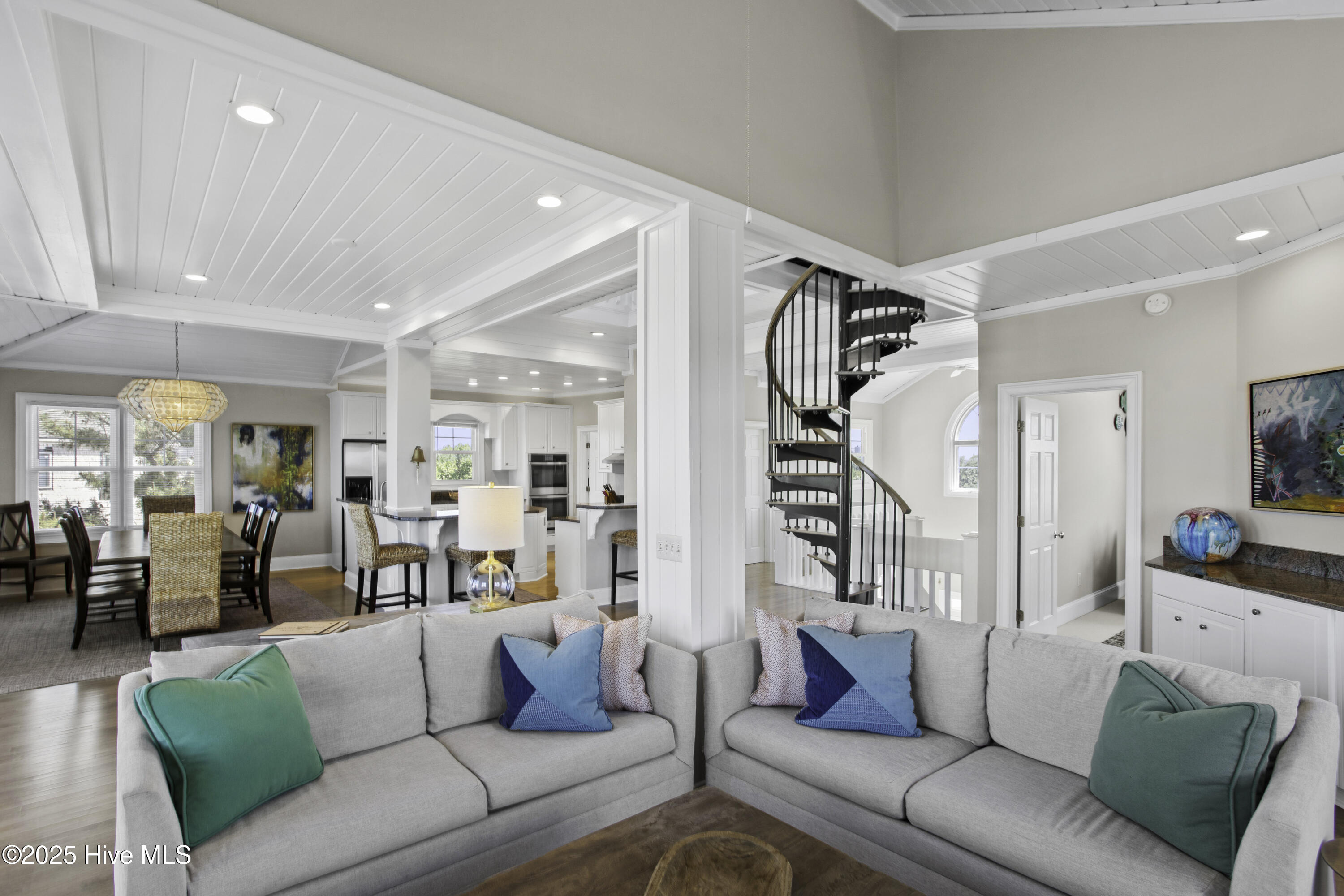 4 Sandy Point