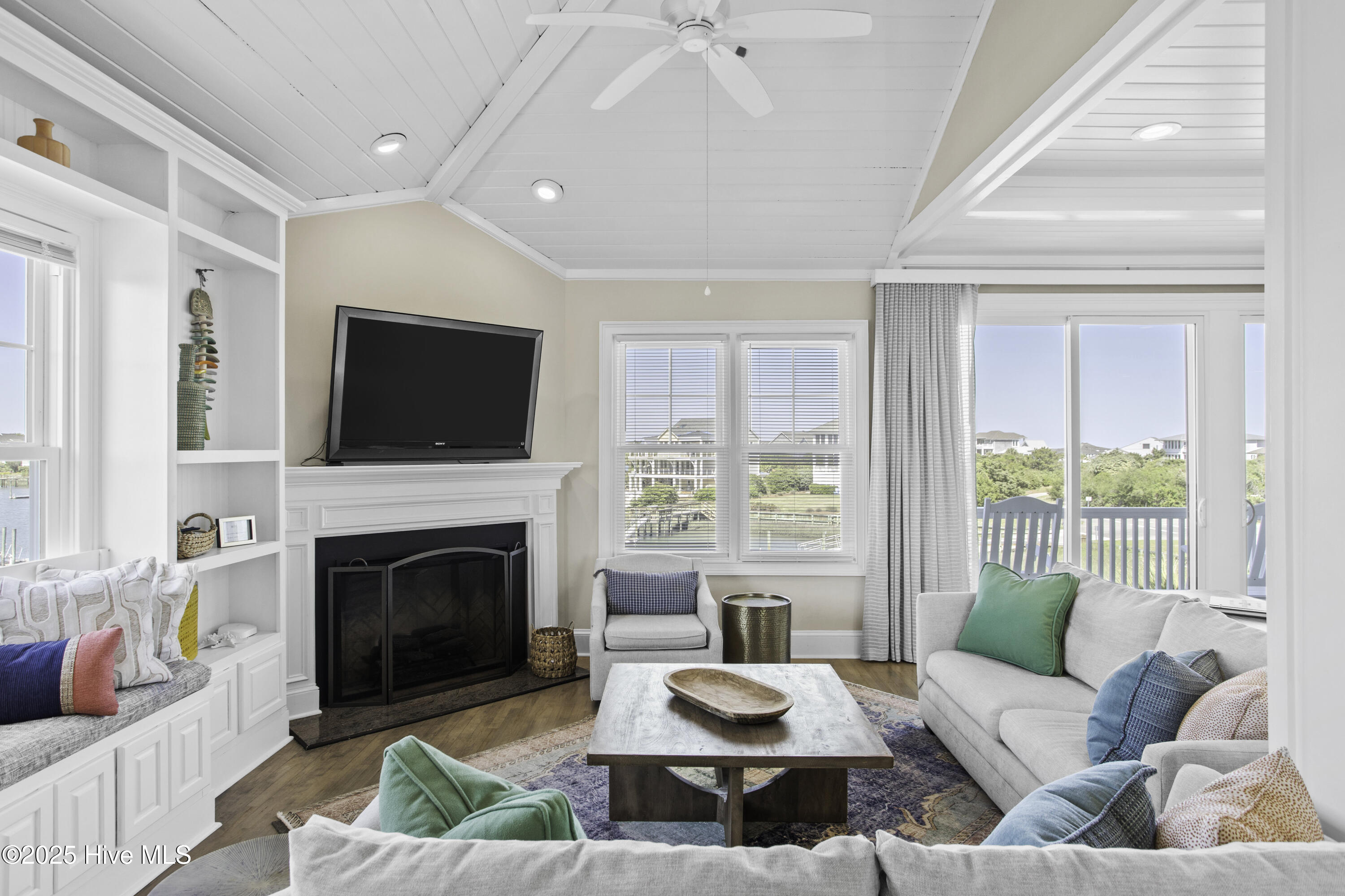 4 Sandy Point