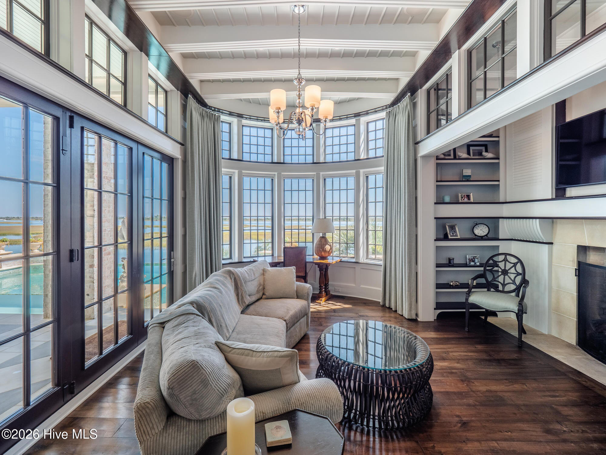 2340 Ocean Point Drive
