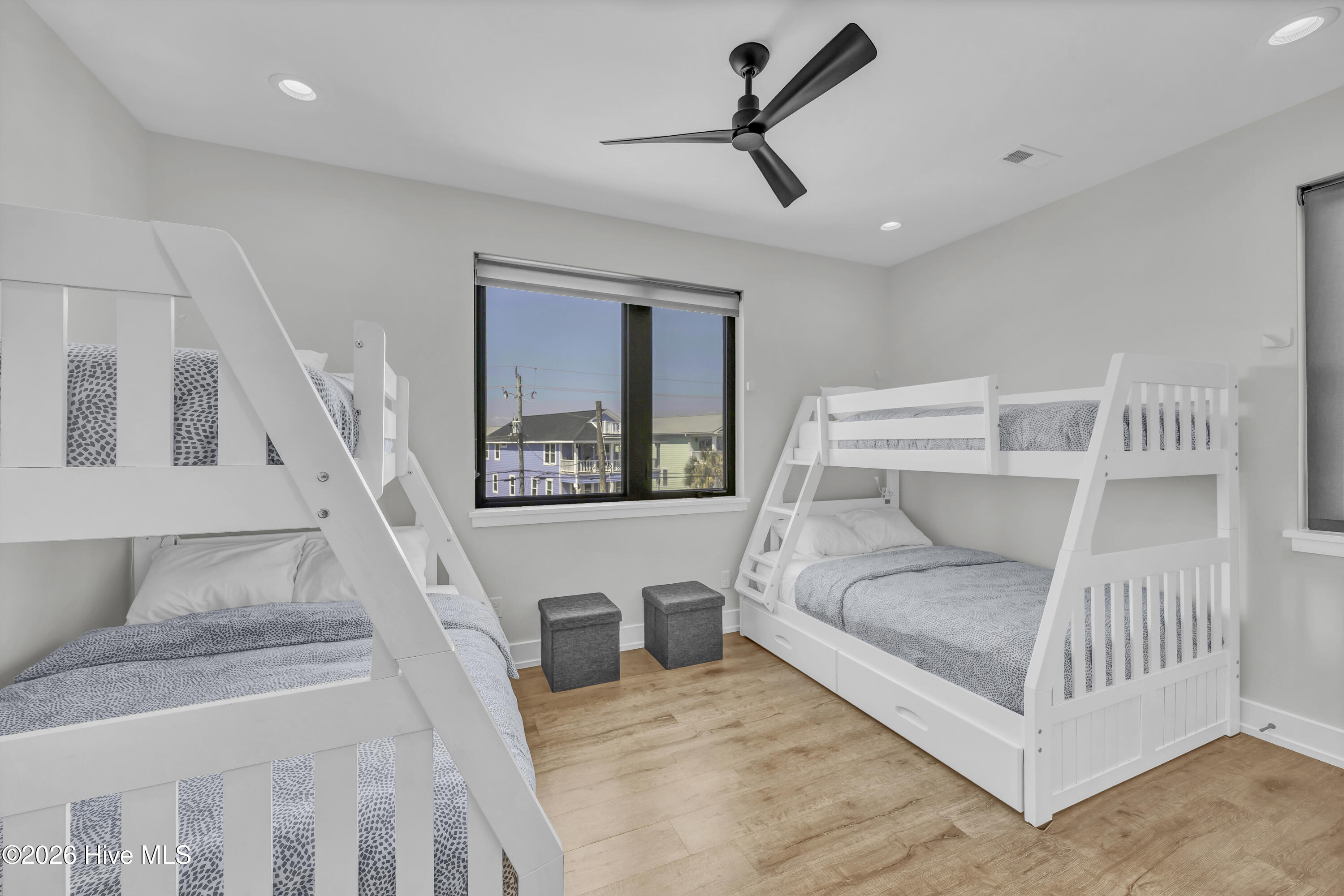 834 Fort Fisher Boulevard N