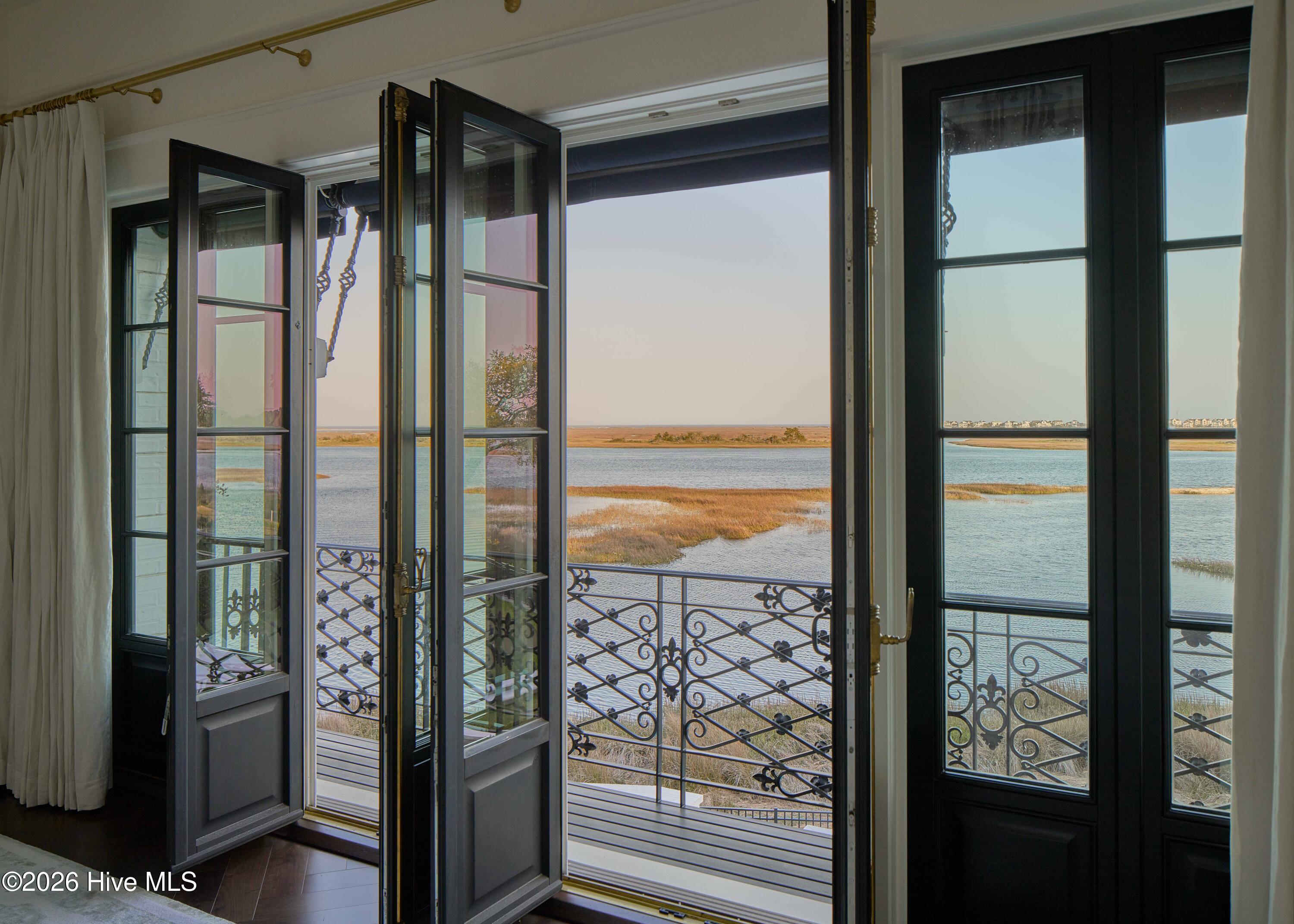 2316 Ocean Point Drive