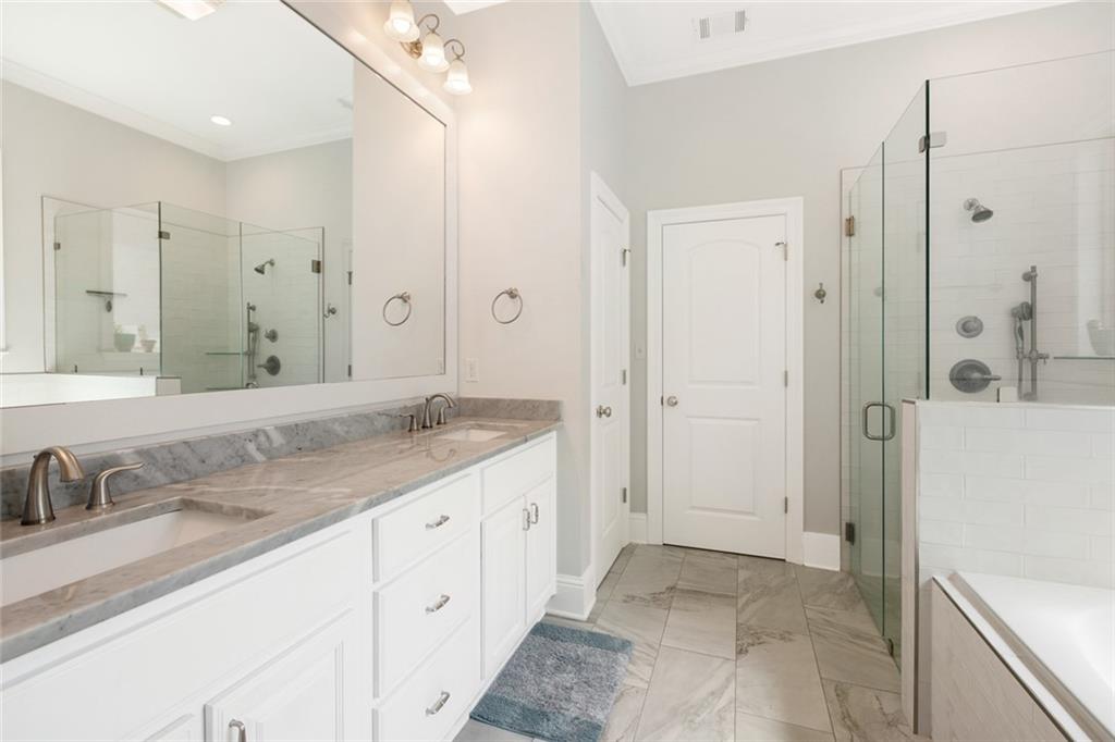 1124 CYPRESS CROSSING Drive