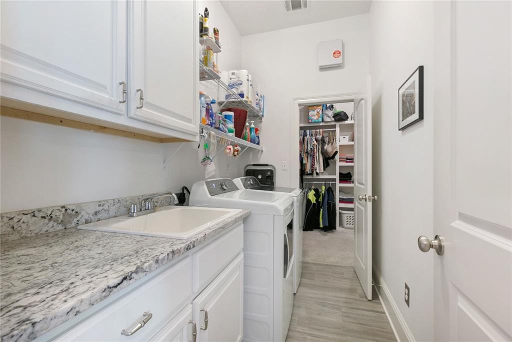 1124 CYPRESS CROSSING Drive