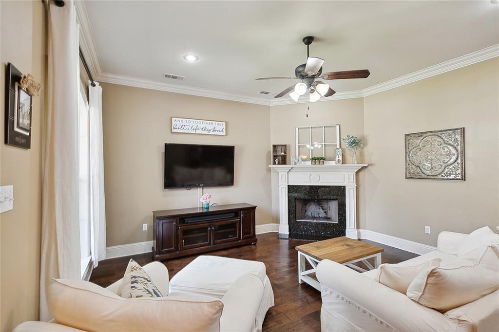 717 N BROWN THRASHER Loop