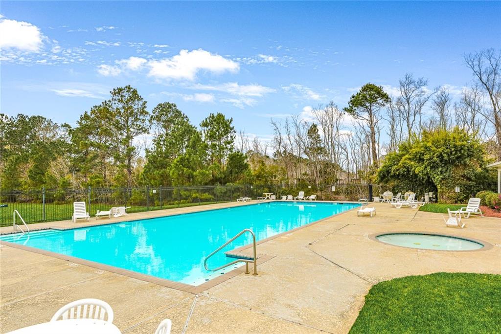 717 N BROWN THRASHER Loop