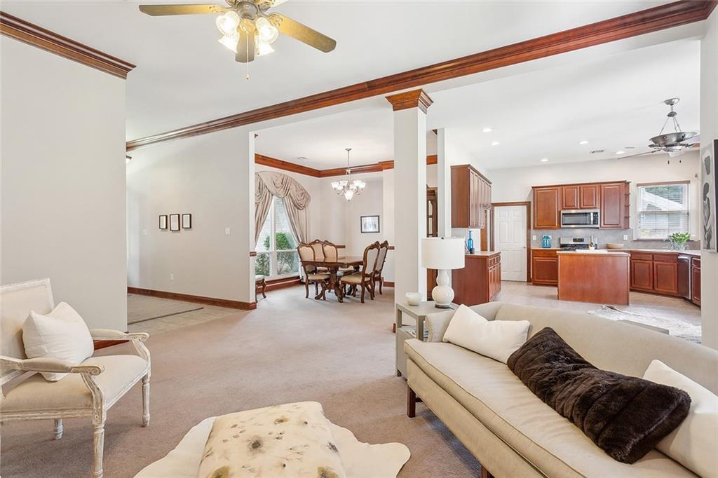 518 GARDEN Lane