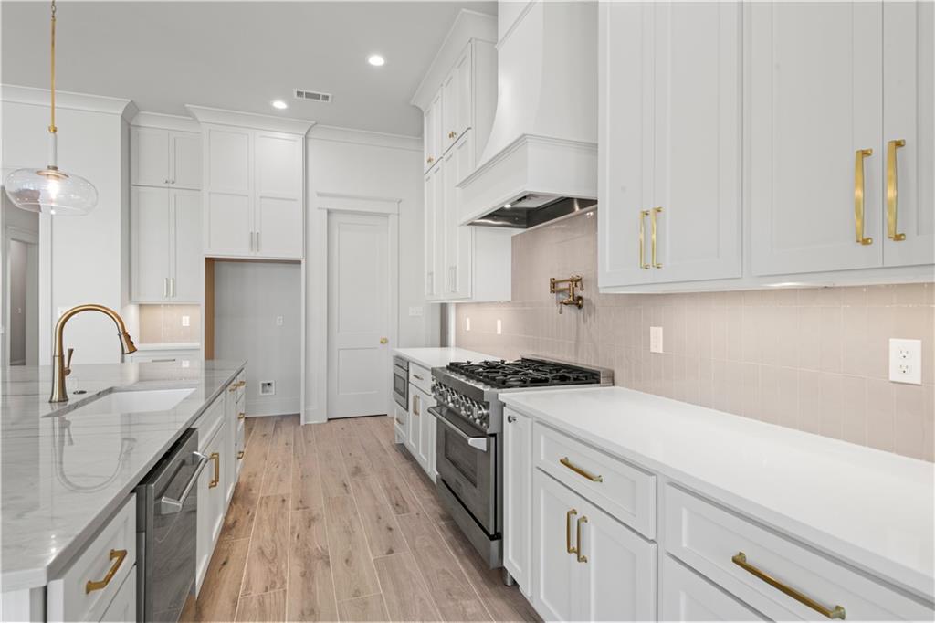 4221 CYPRESS POINT Drive