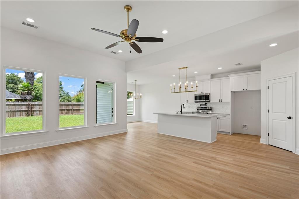 1553 LIVE OAK Street