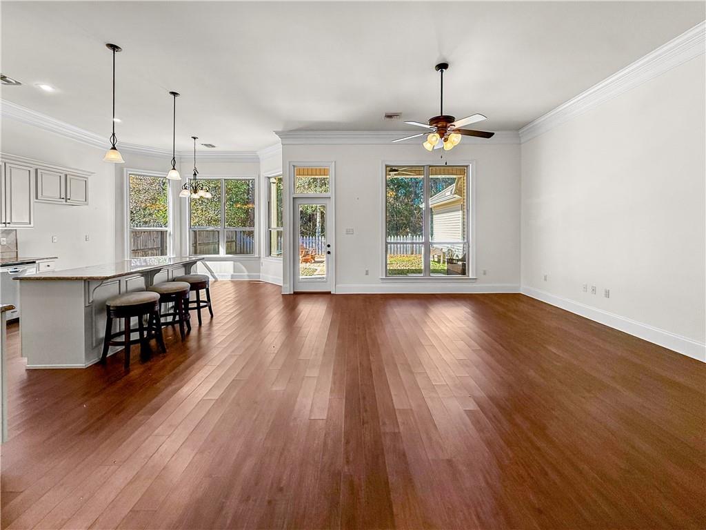 556 BATELEUR Way