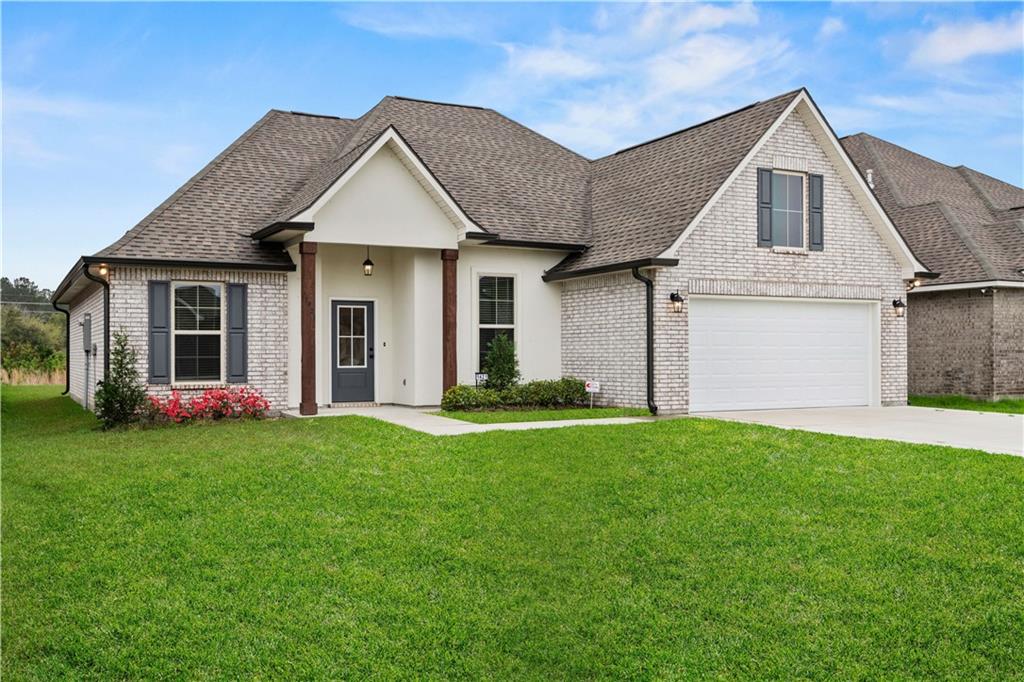 1421 ZACHERY Court